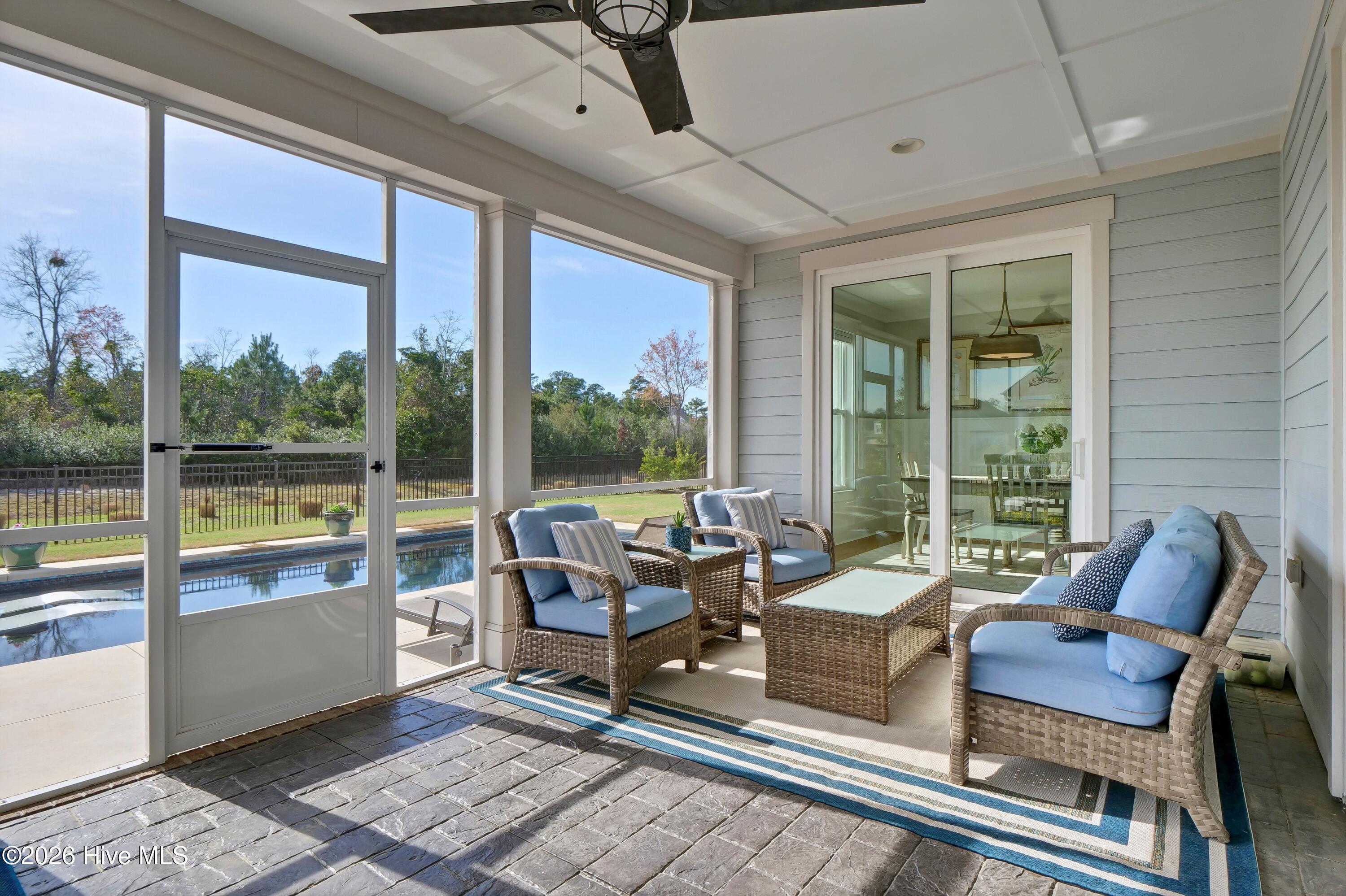 100566298 | Photo 49