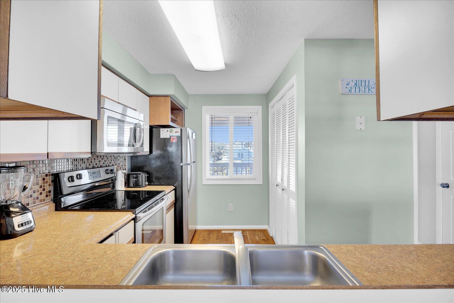 100490707 | Photo 59