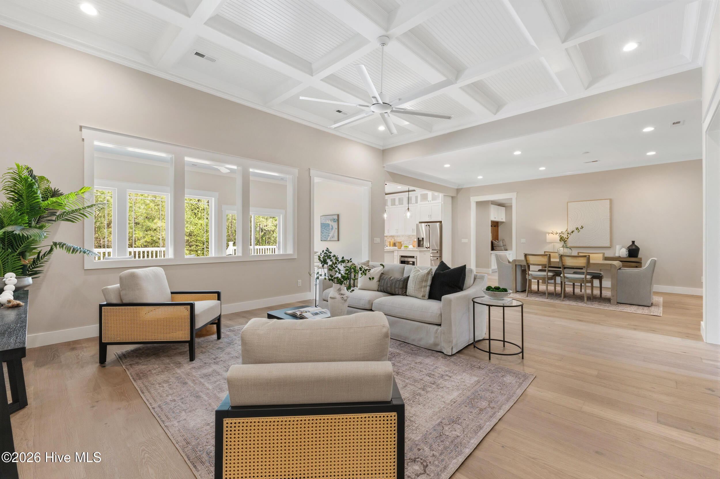 100566568 | Photo 11