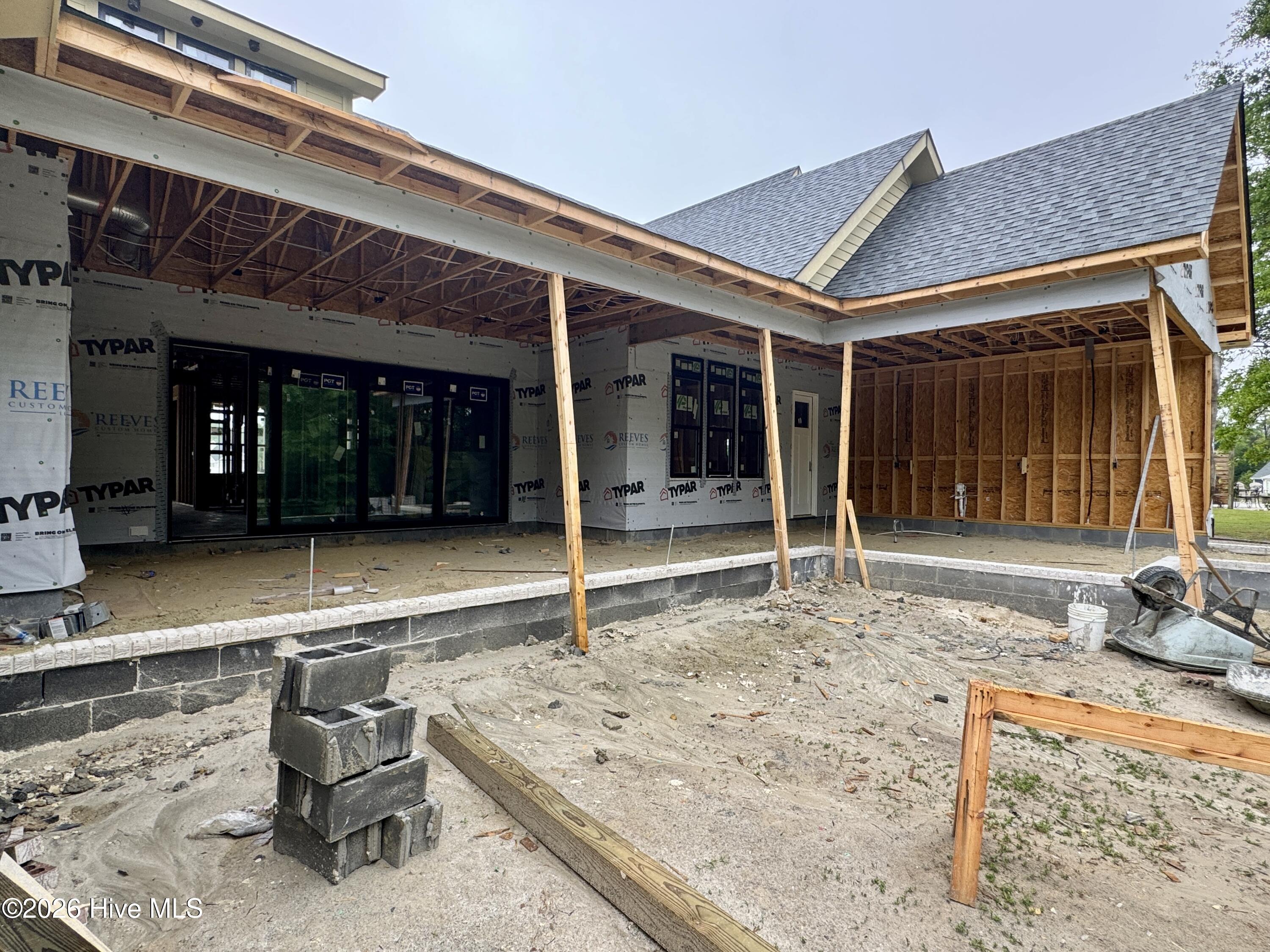 100570652 | Photo 15