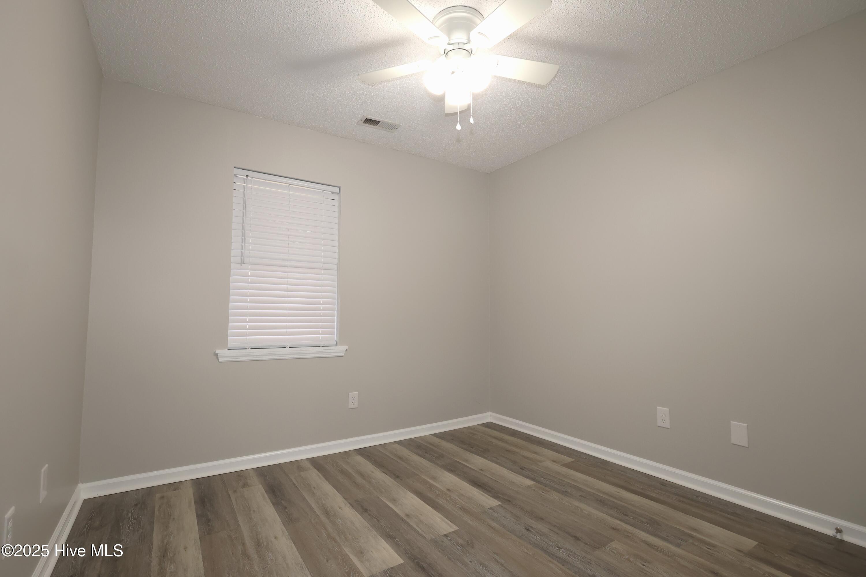 100544474 | Photo 14