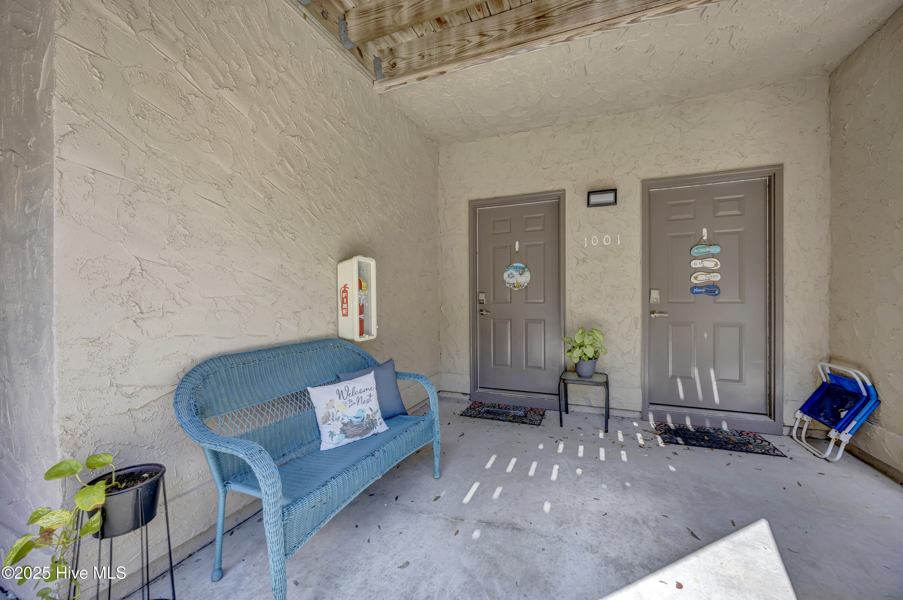 100527384 | Photo 26