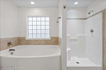 100548839 | Photo 26