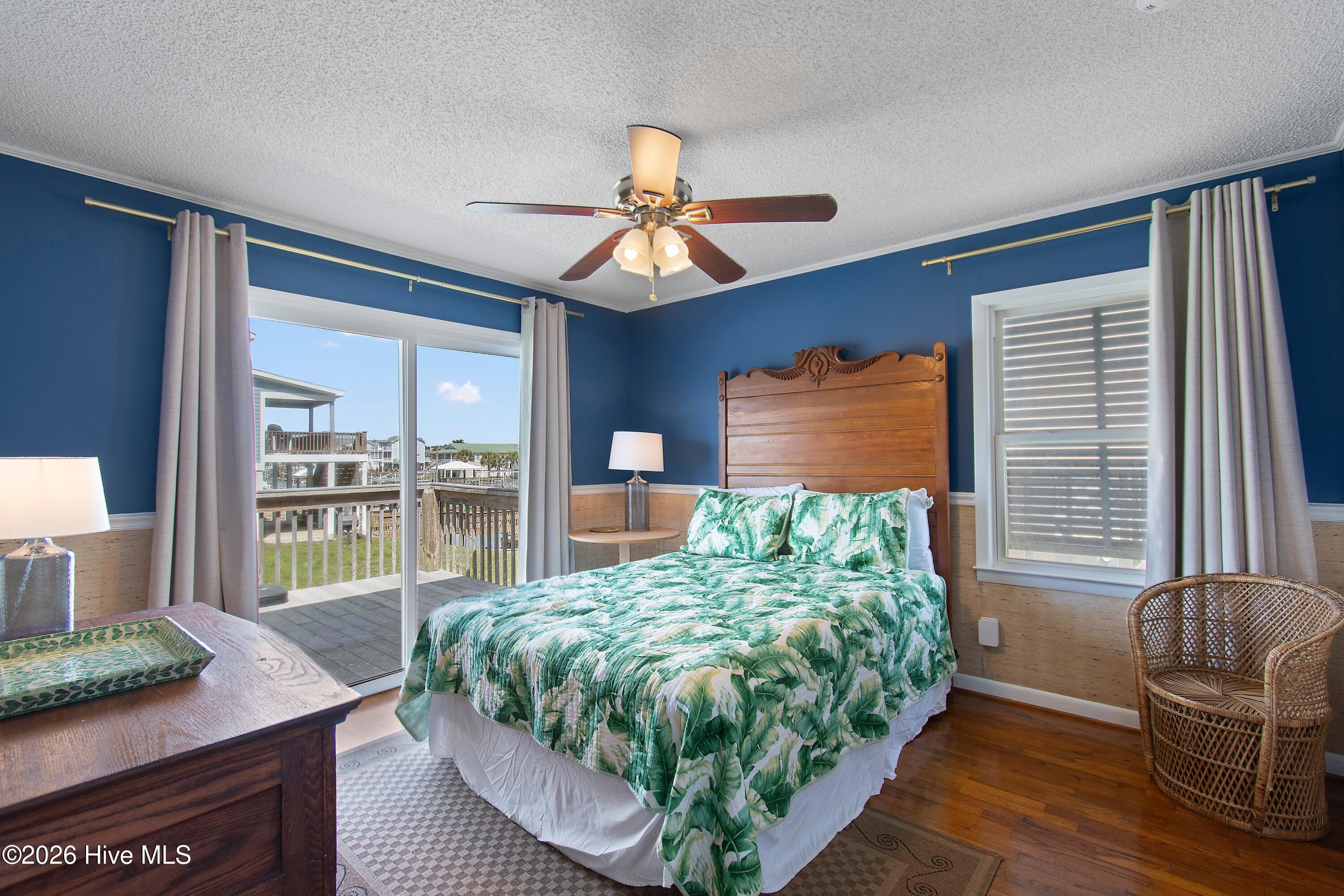 100561675 | Photo 24