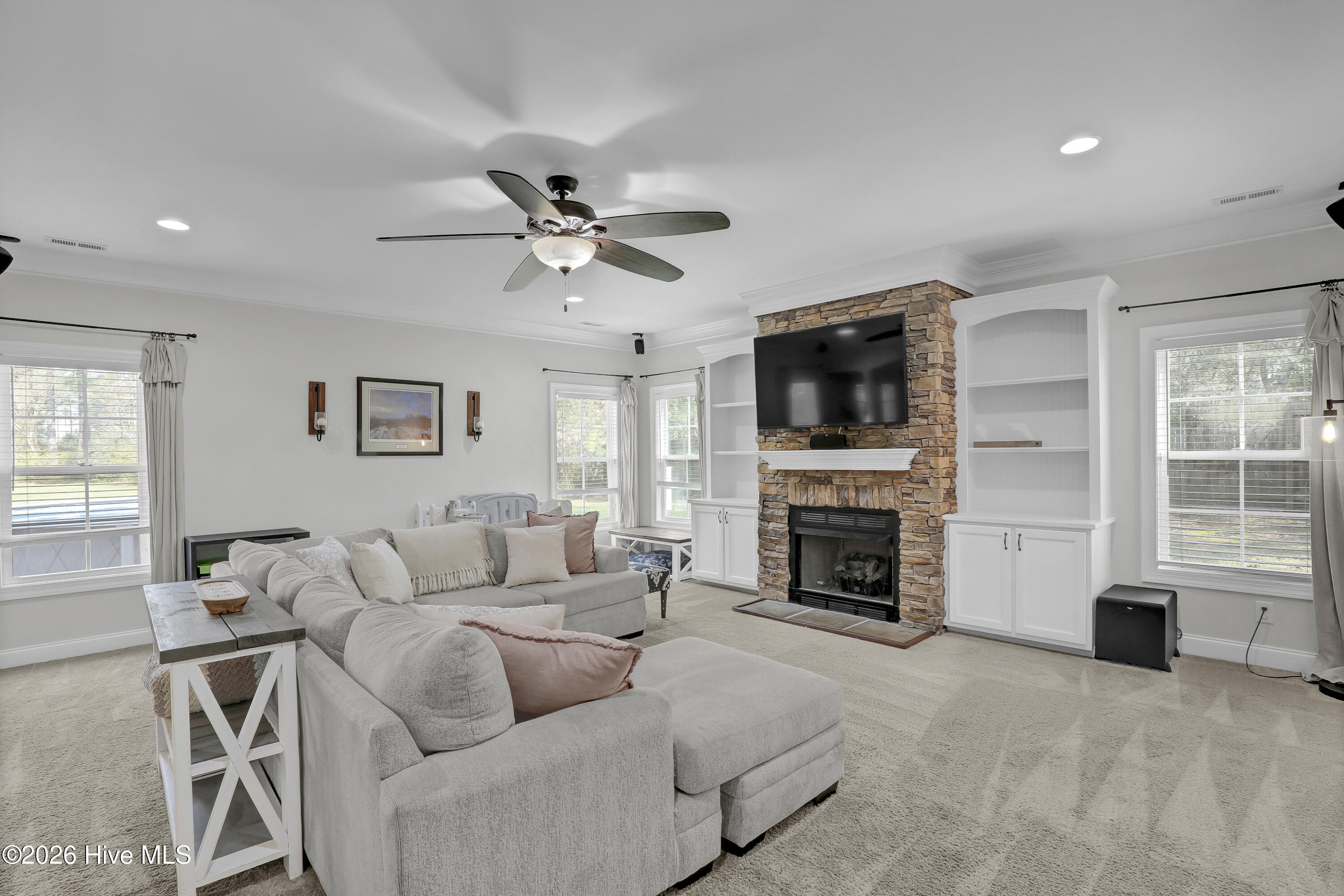 100562541 | Photo 14