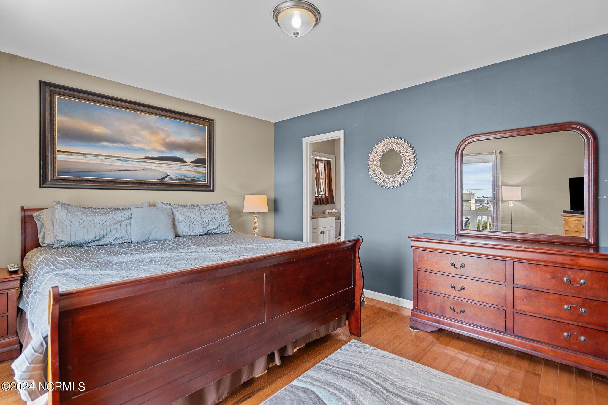 1308 Carolina Beach Avenue N 3a, Carolina Beach, NC 28428 – photo 17: 32-web-or-mls-DSC09836
