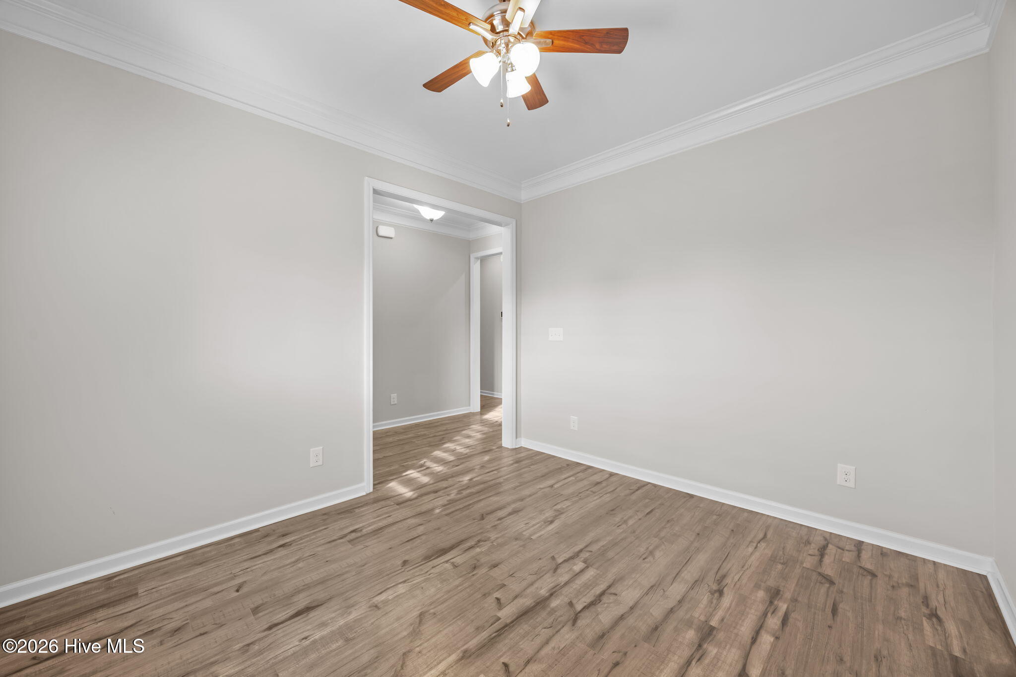 100552007 | Photo 27