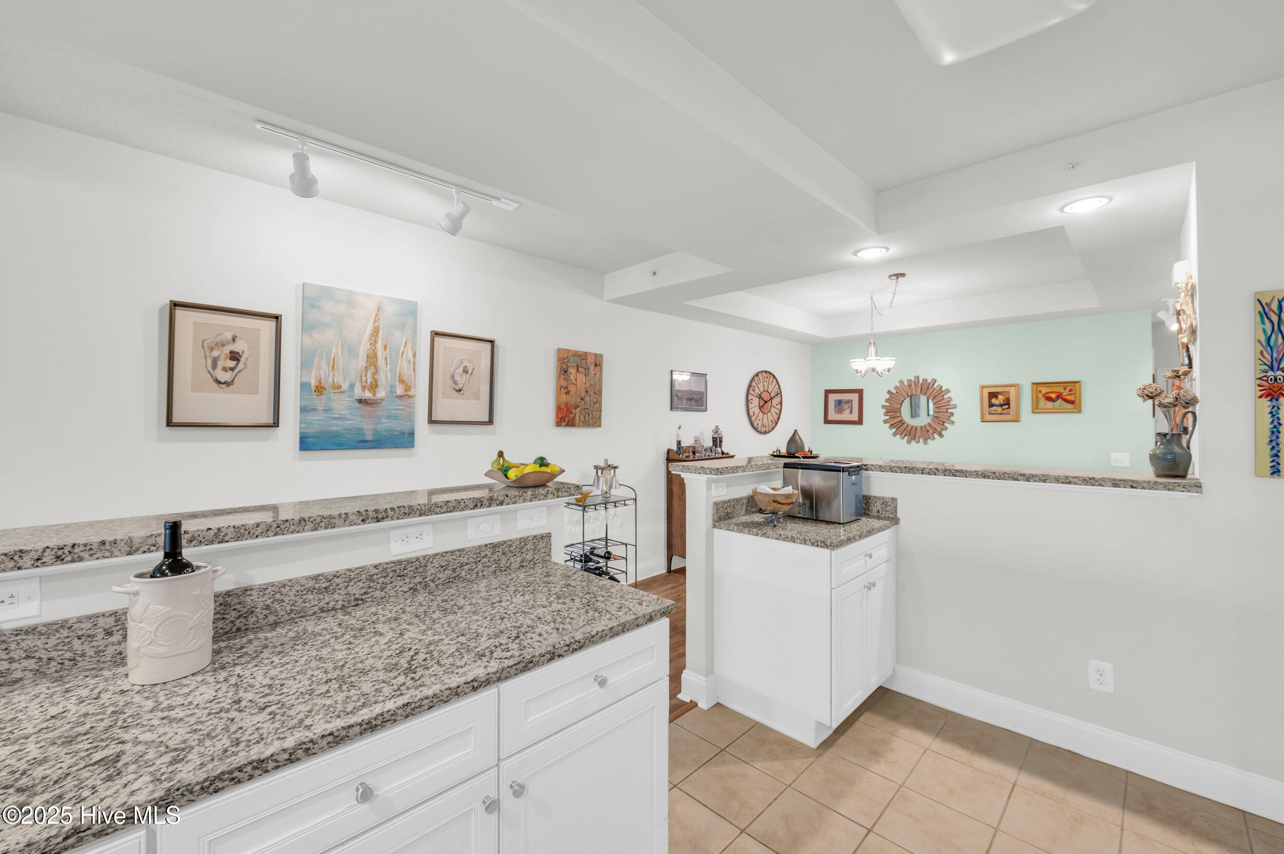 100519545 | Photo 16