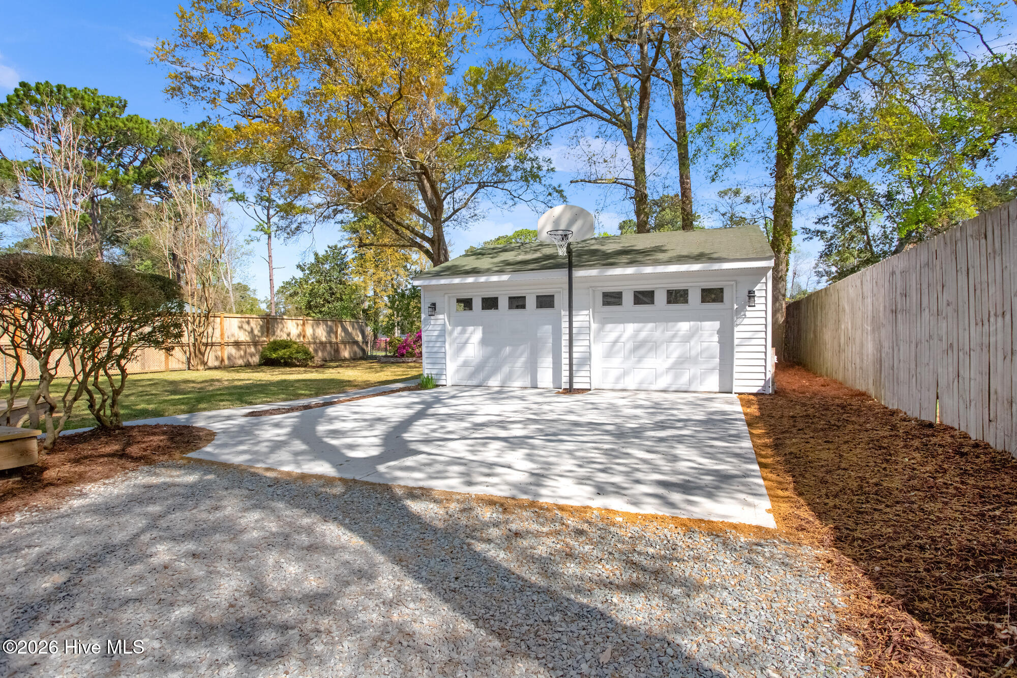 100564809 | Photo 23