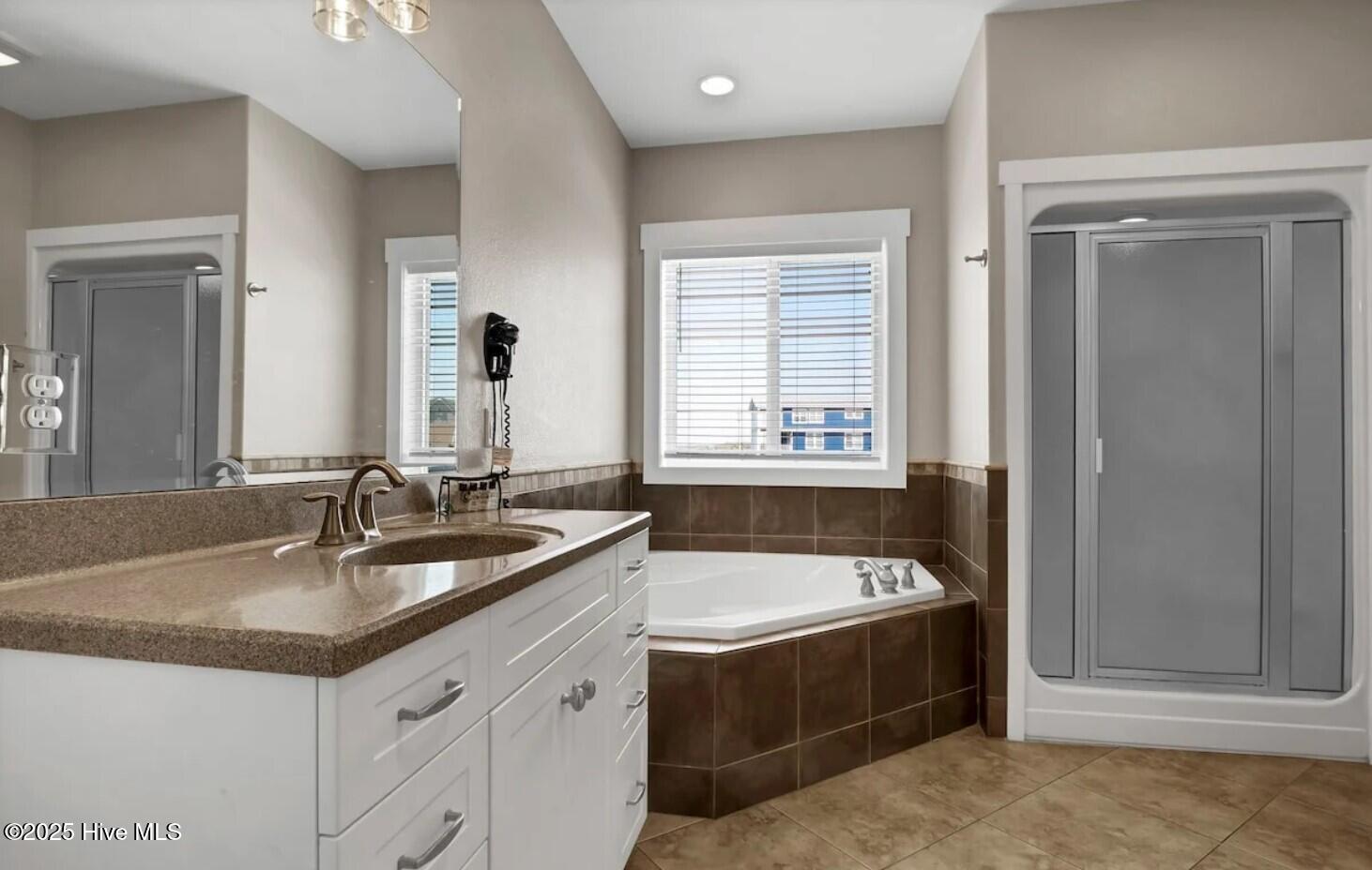 100519019 | Photo 20