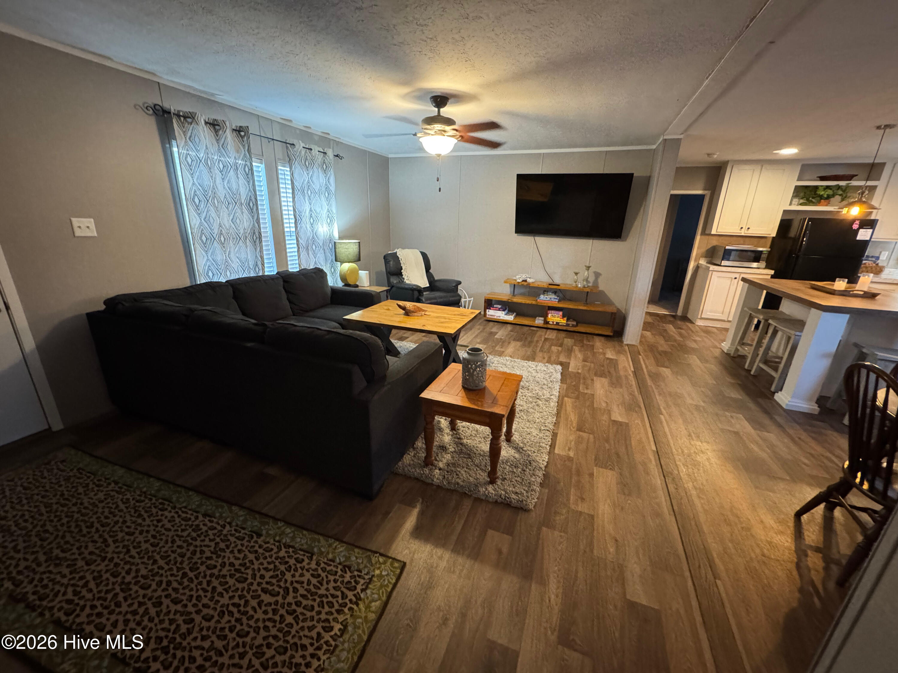 100560408 | Photo 19