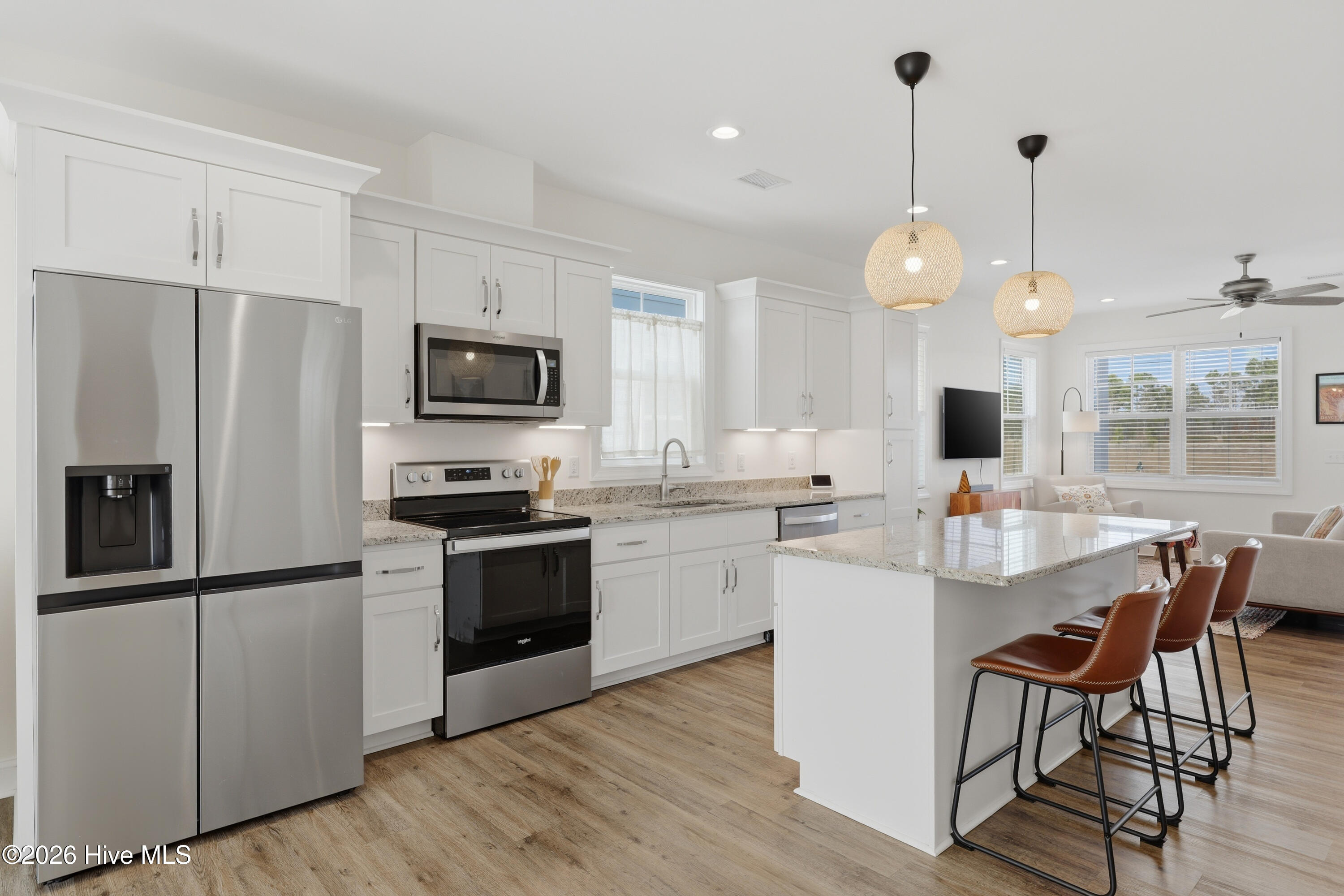 100558751 | Photo 12