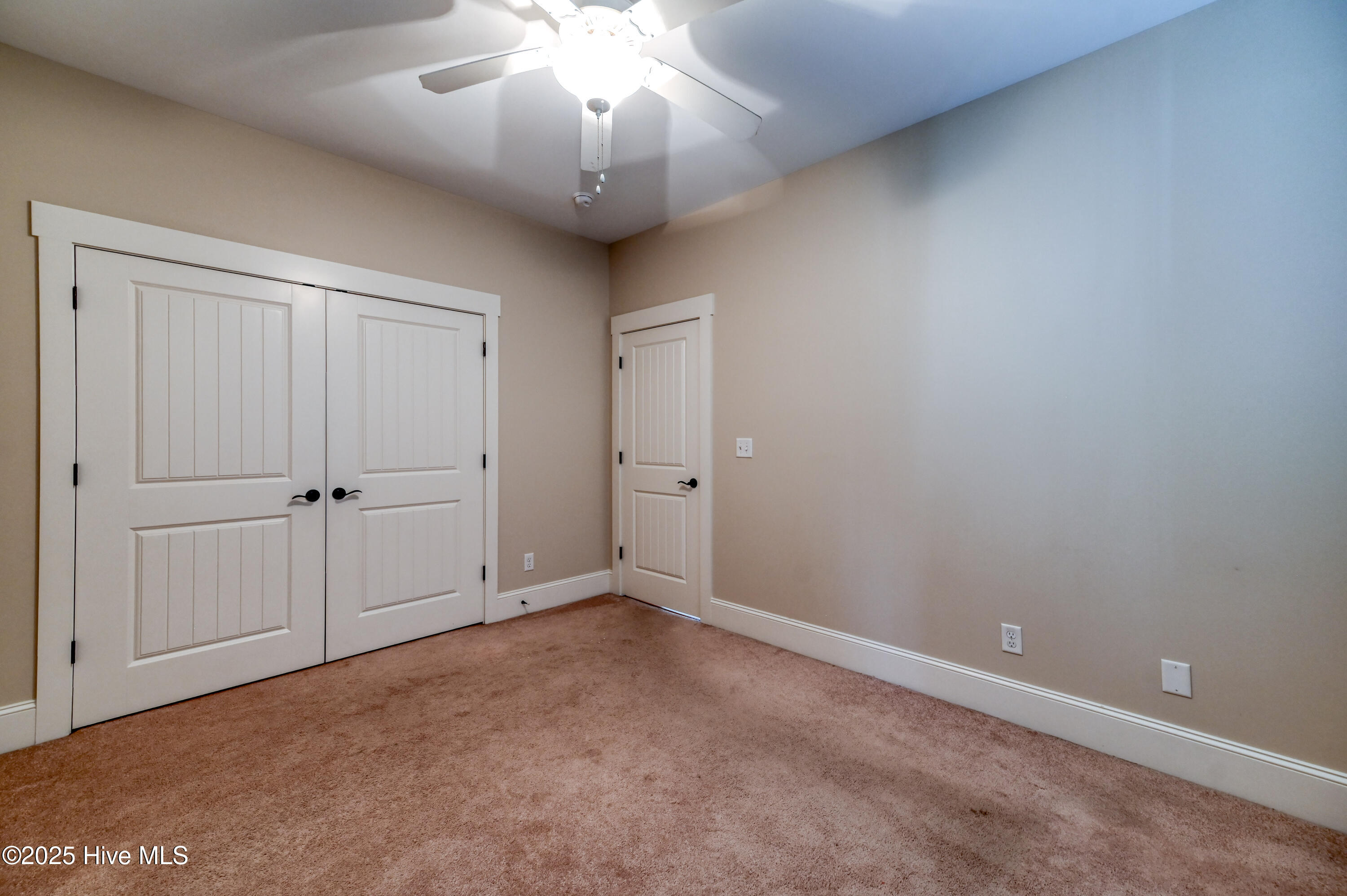 100487602 | Photo 24