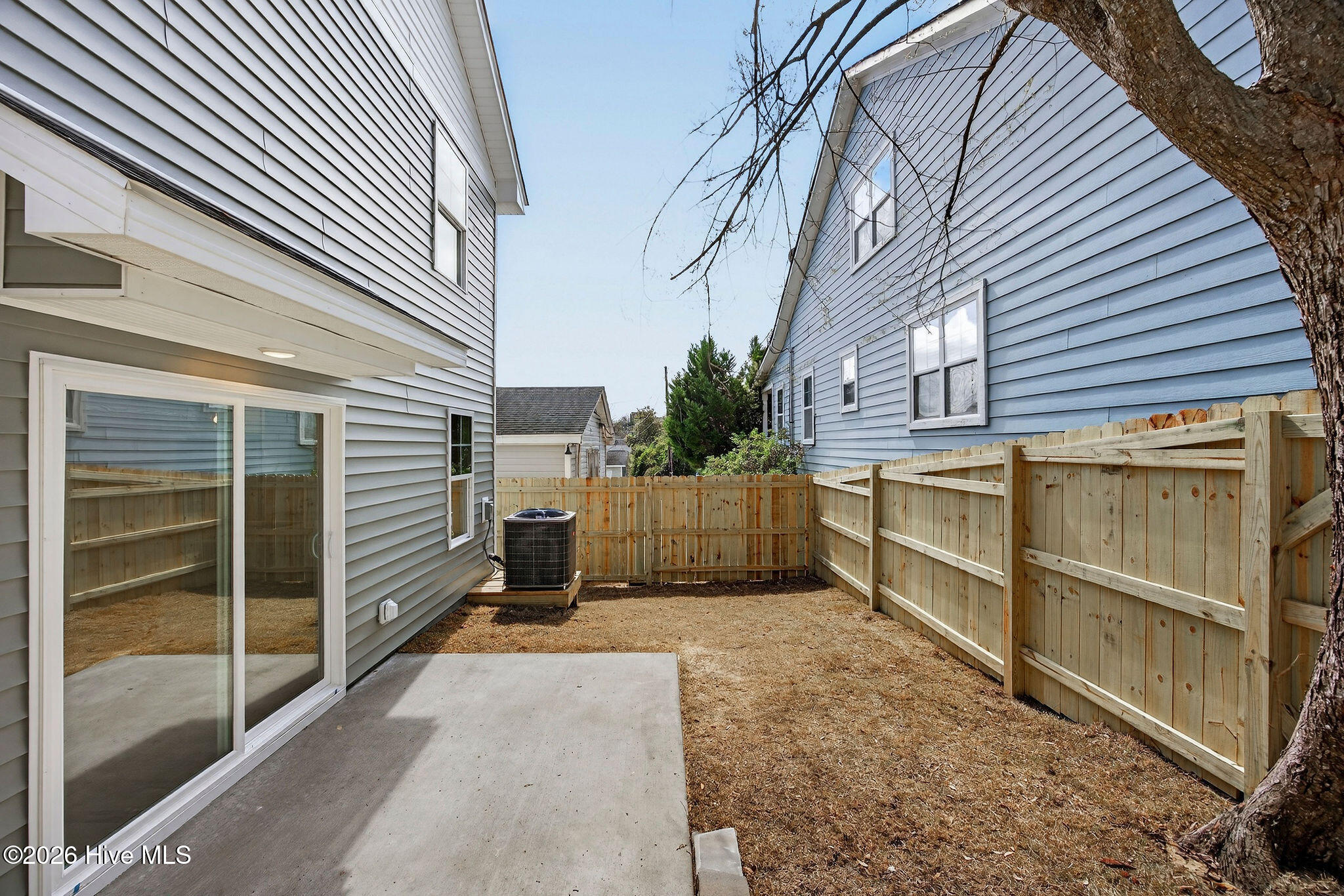 100542142 | Photo 28