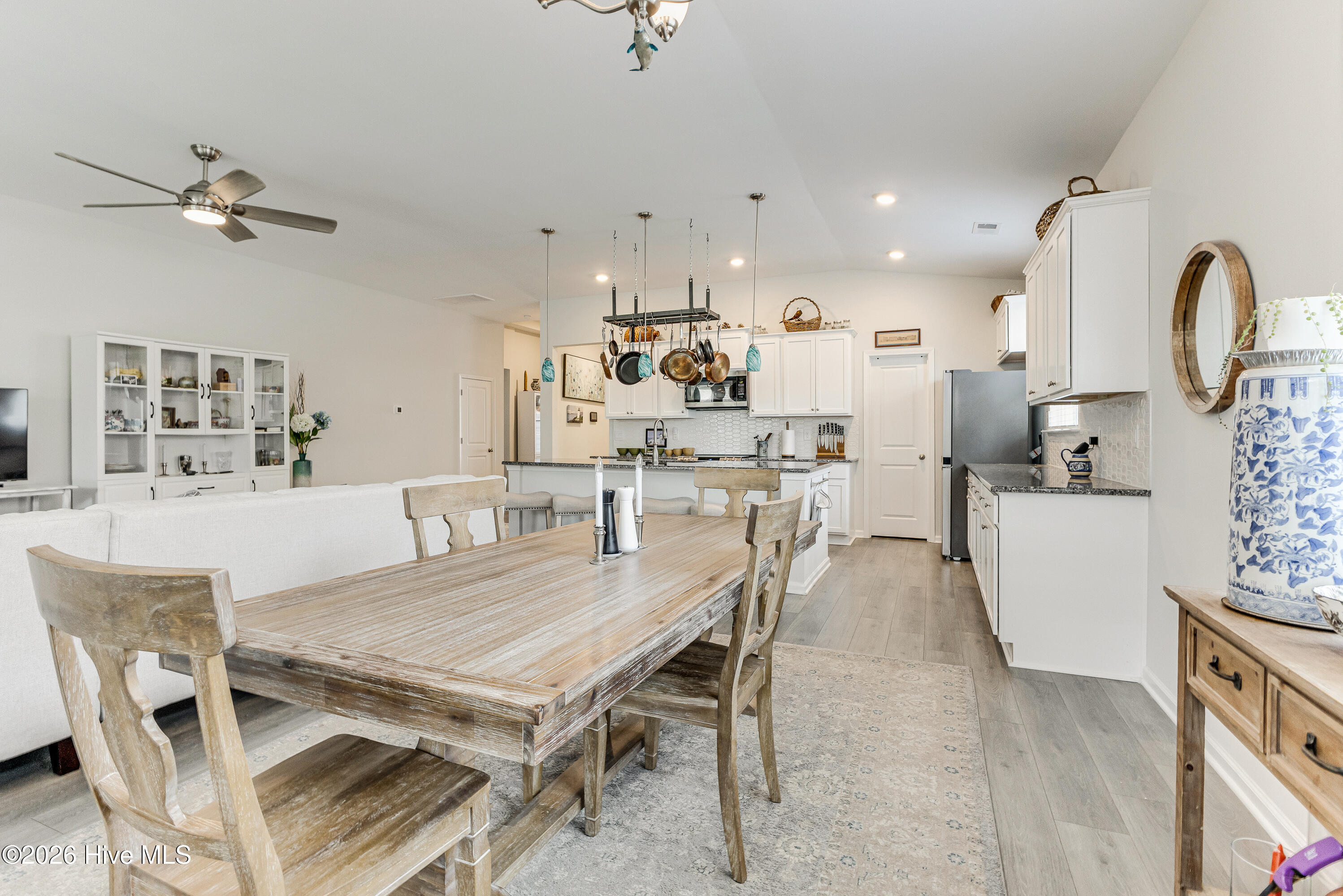 100564699 | Photo 17