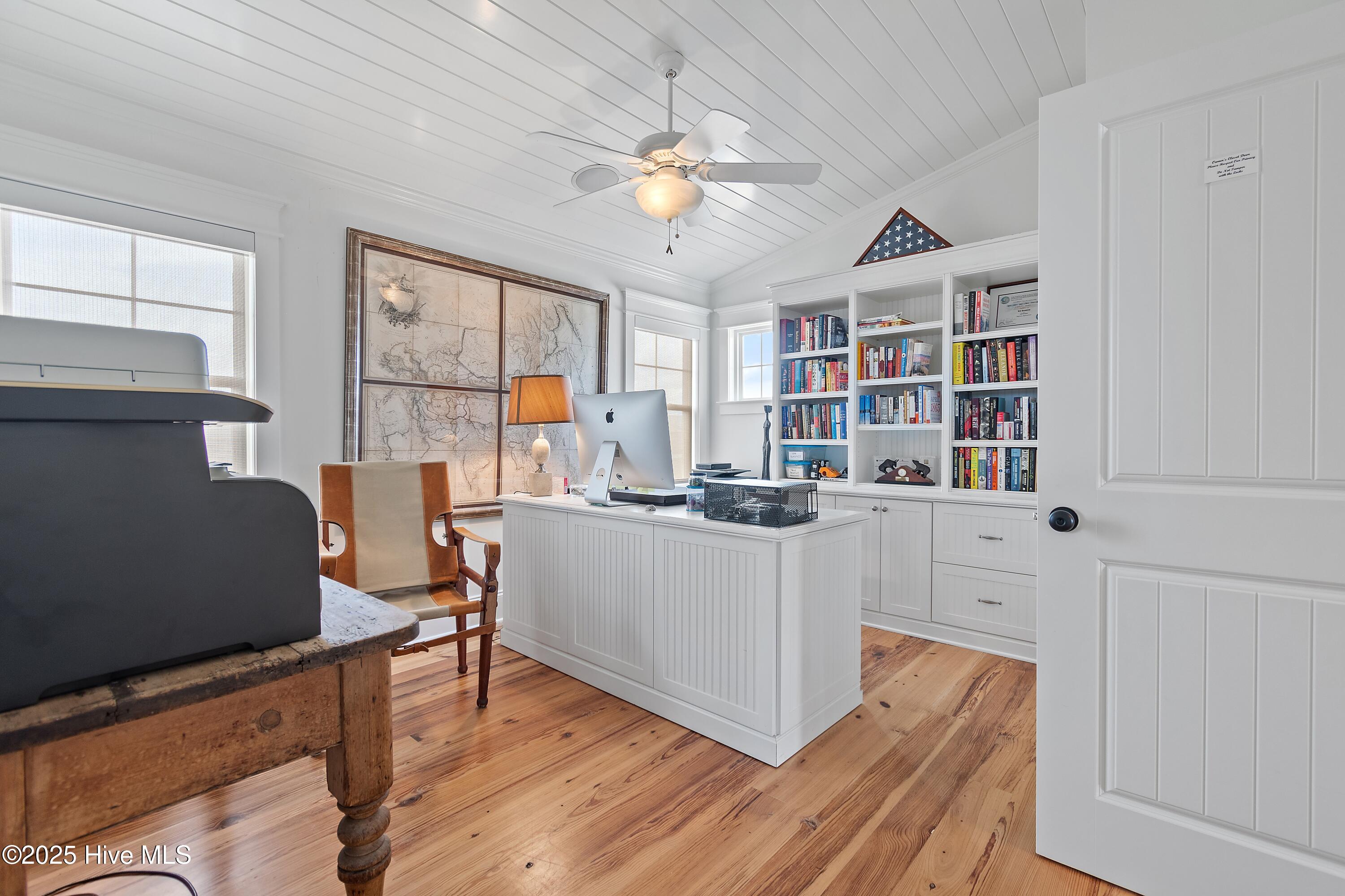 100519693 | Photo 14