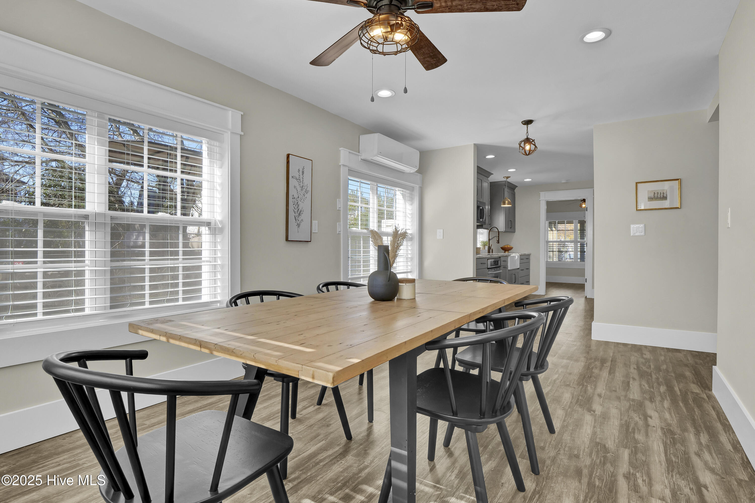 100543040 | Photo 38