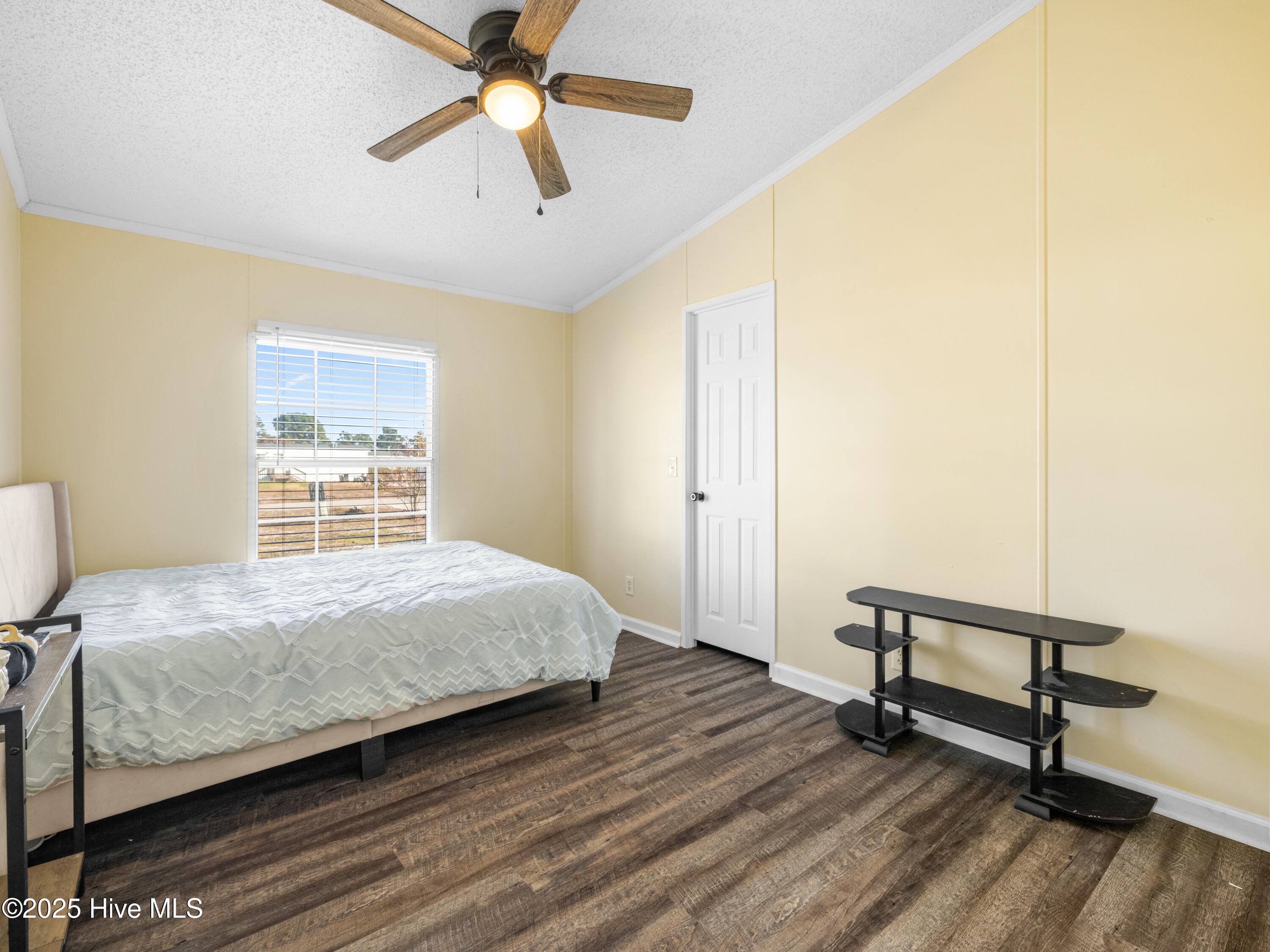 100540090 | Photo 41