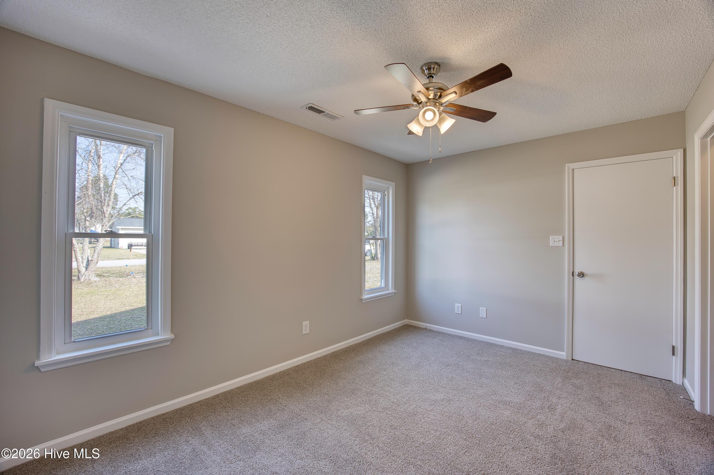 100561952 | Photo 15