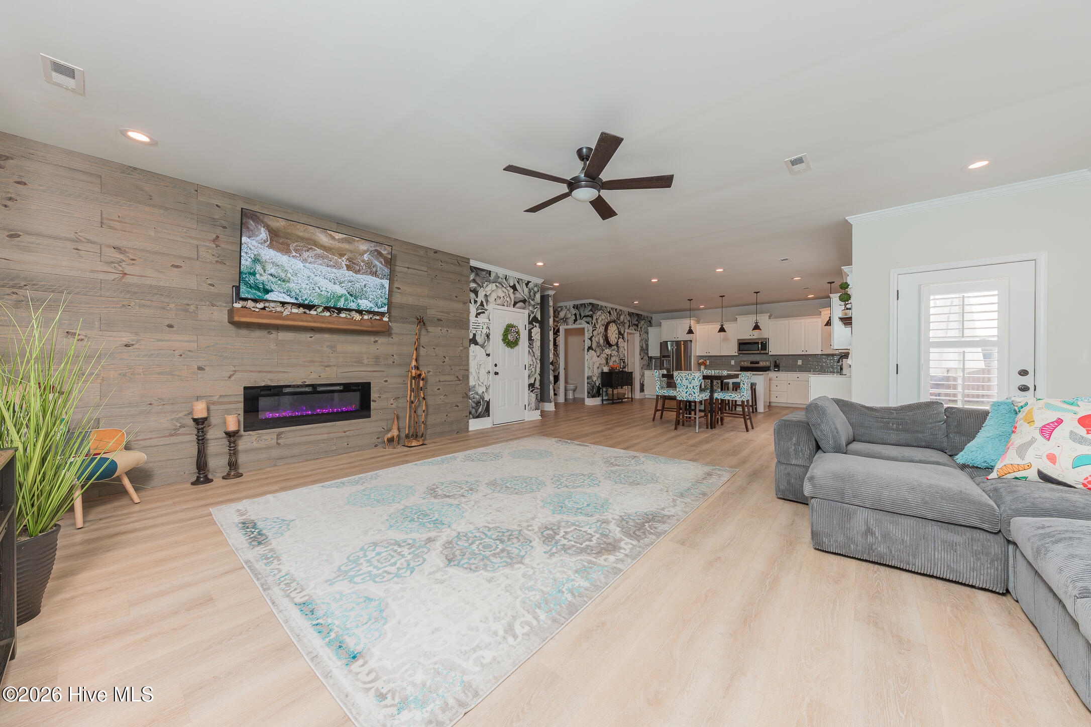 100551491 | Photo 18