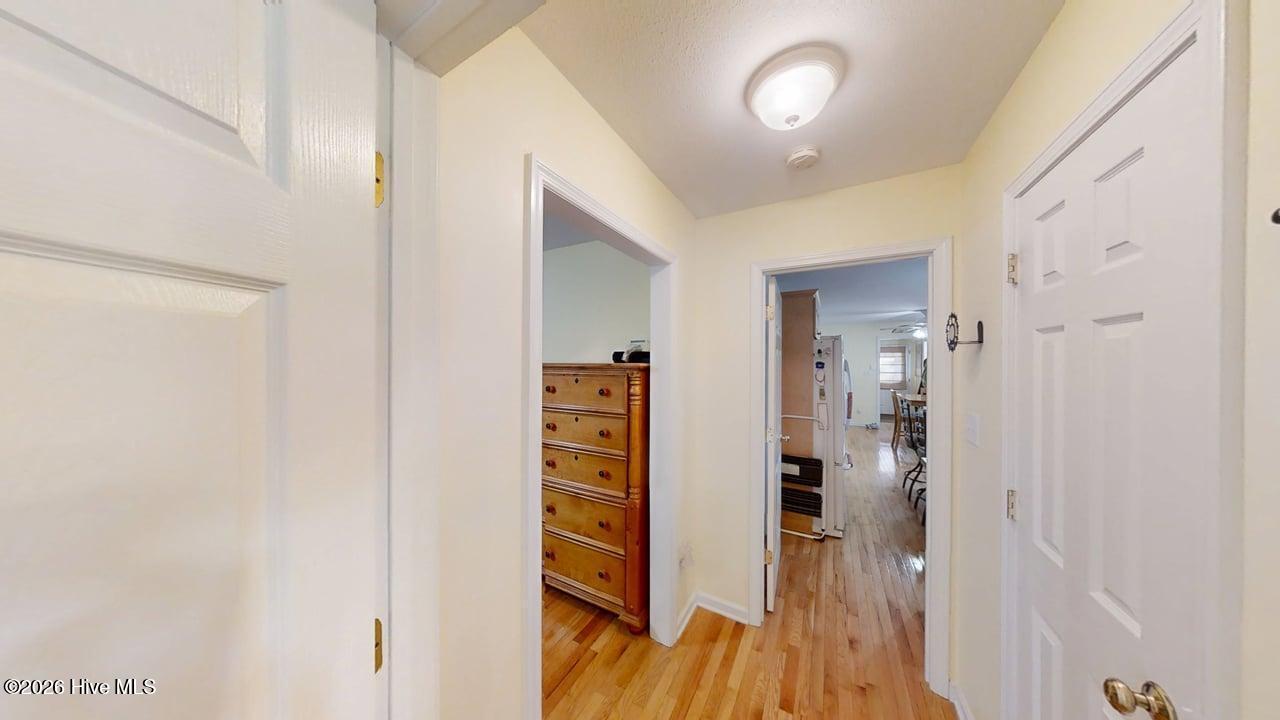 100570322 | Photo 23