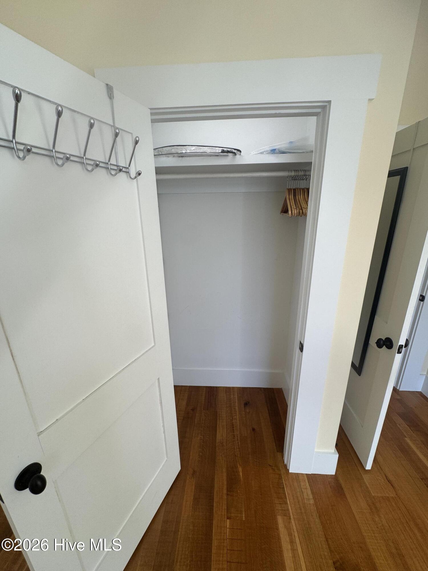 100555381 | Photo 25