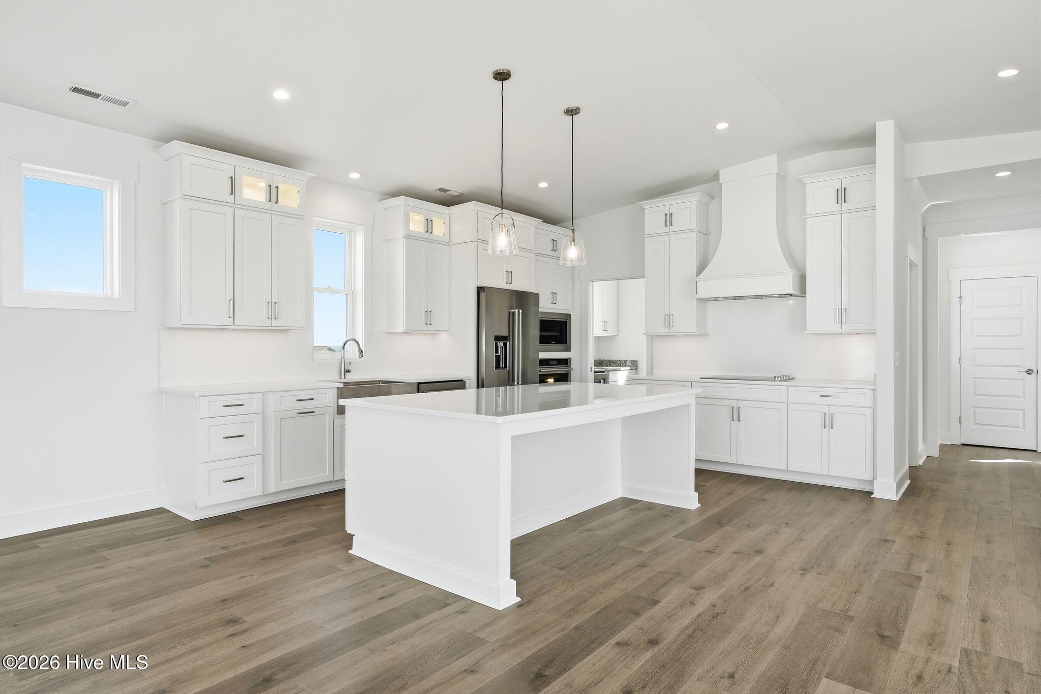 100558491 | Photo 16