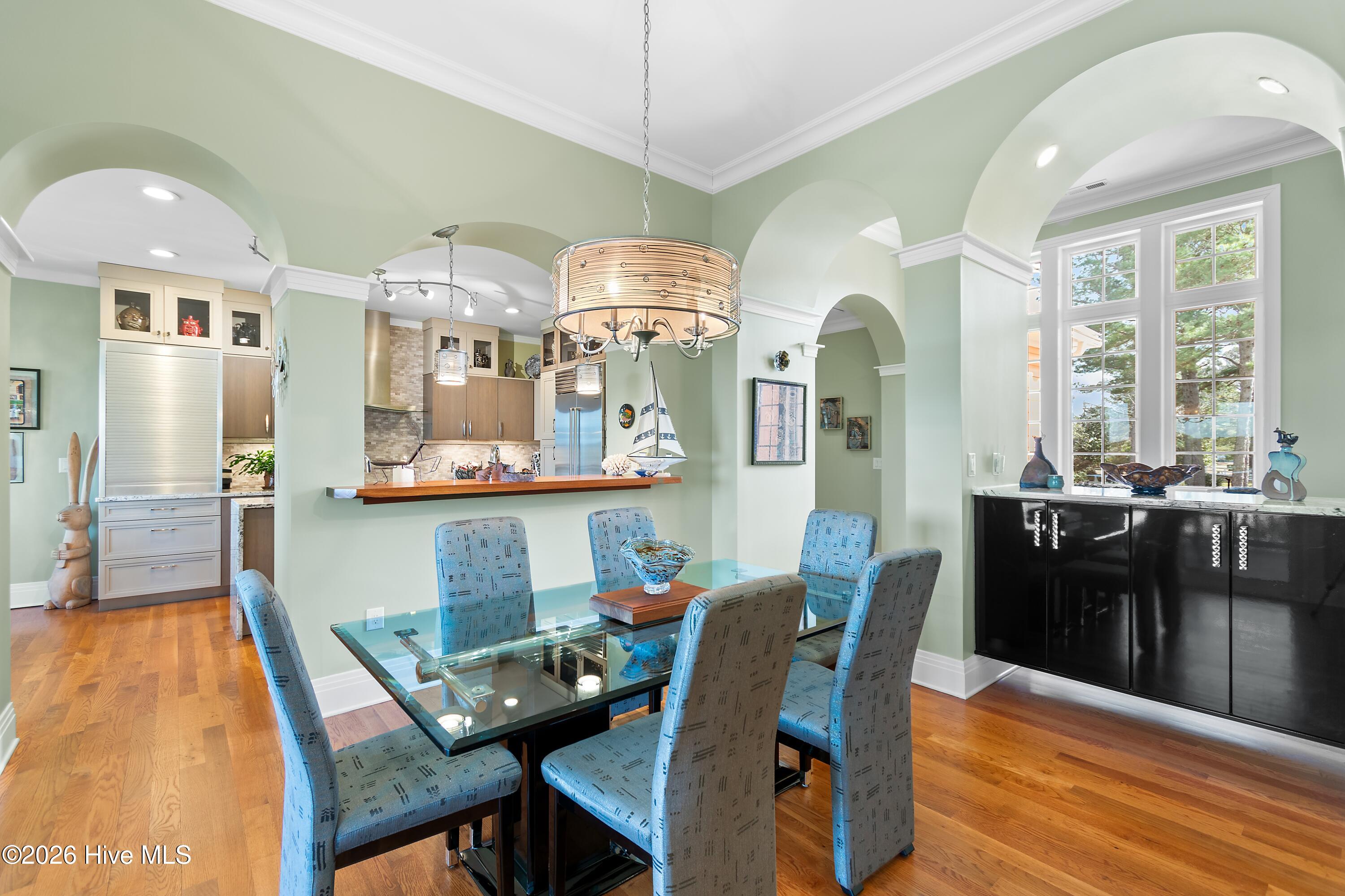 100549658 | Photo 23