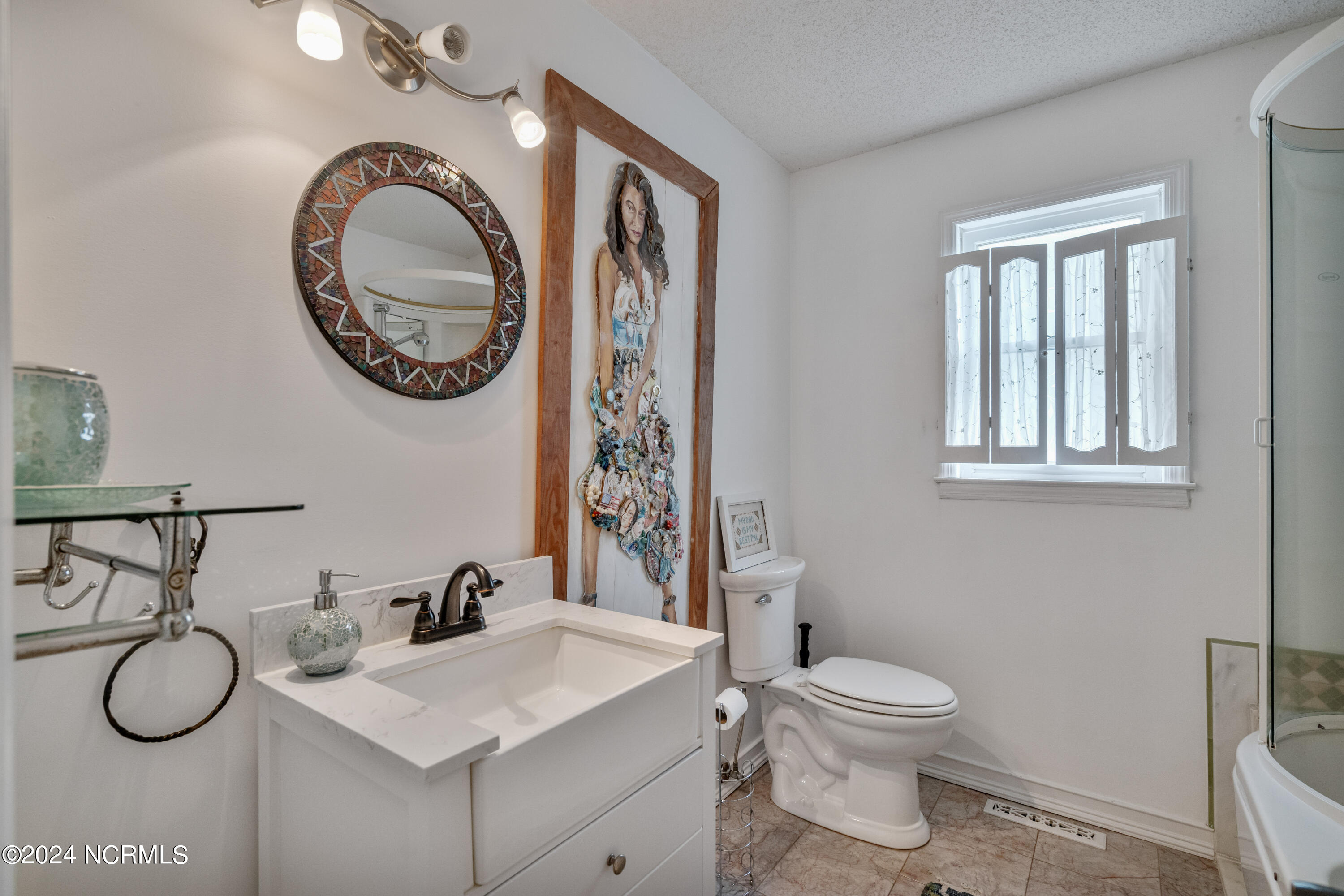 100560914 | Photo 43