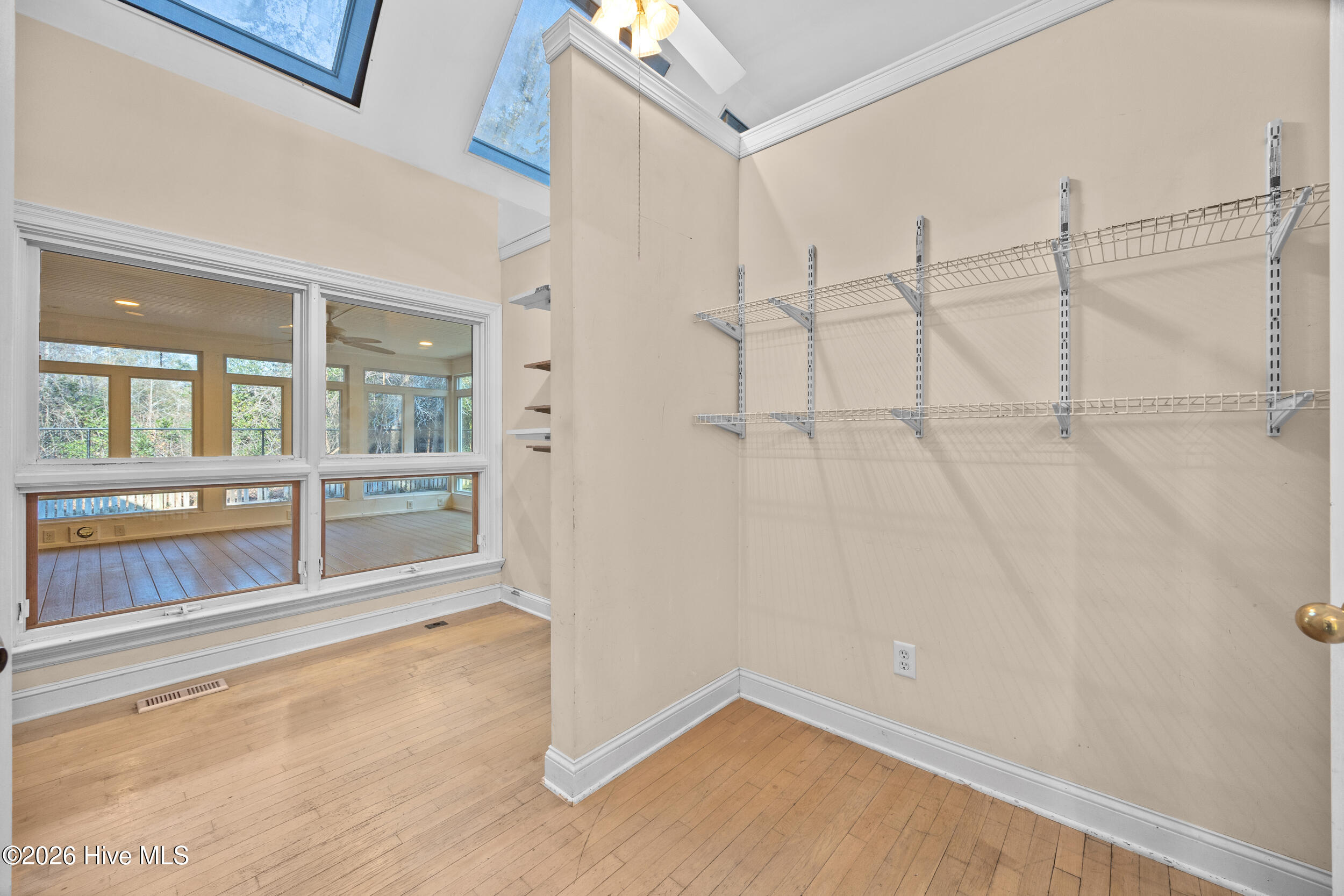 100554944 | Photo 30