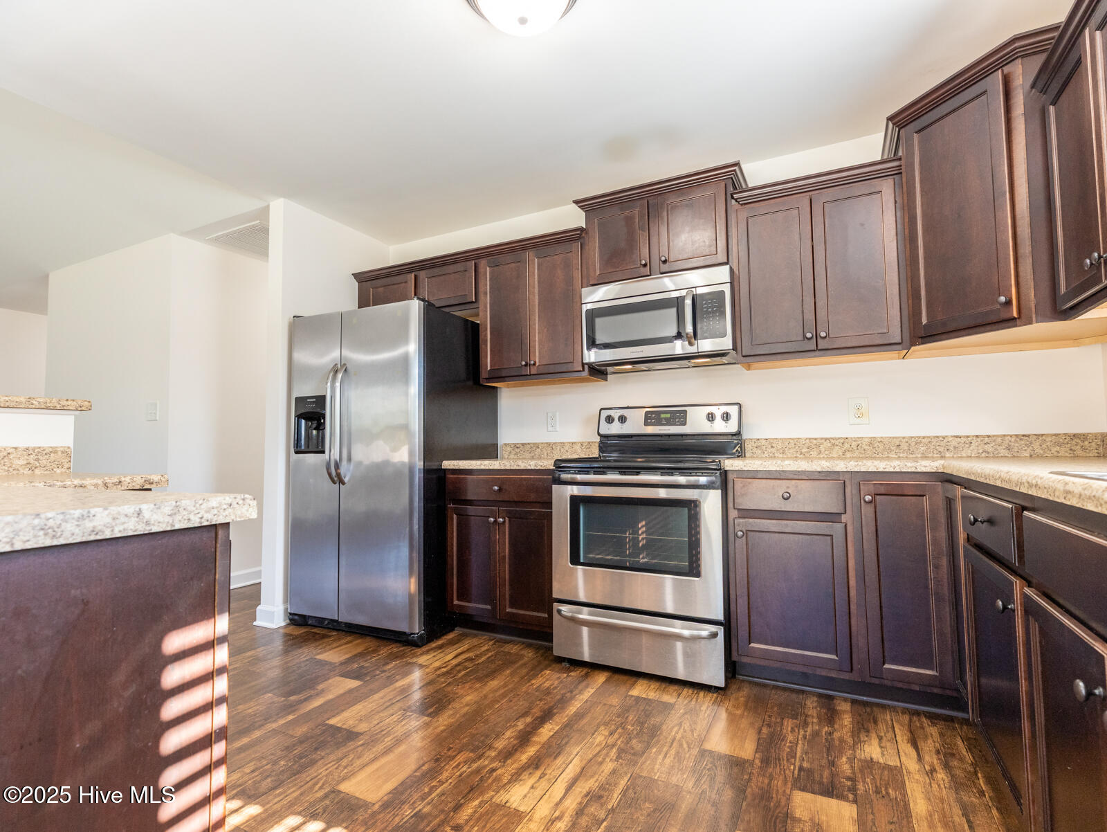 100539425 | Photo 13