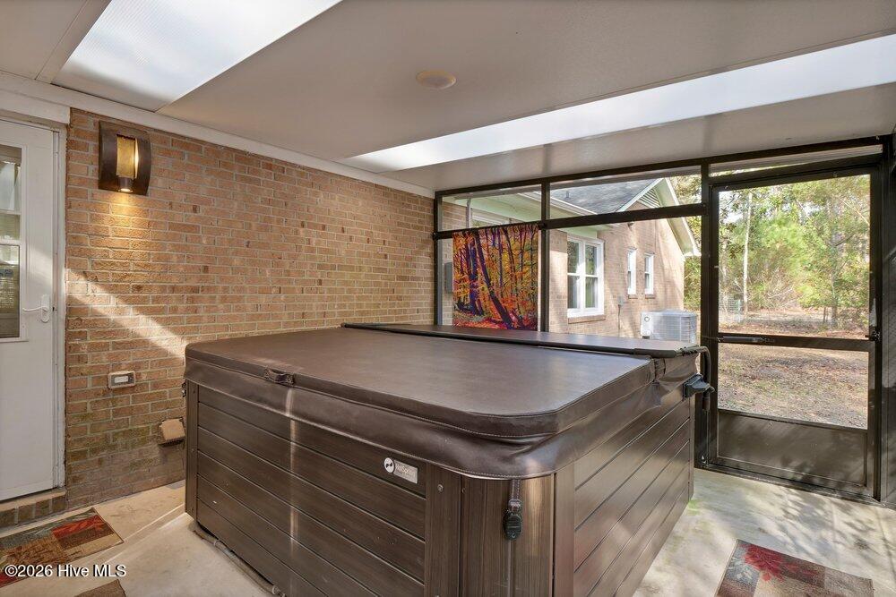 100550495 | Photo 25