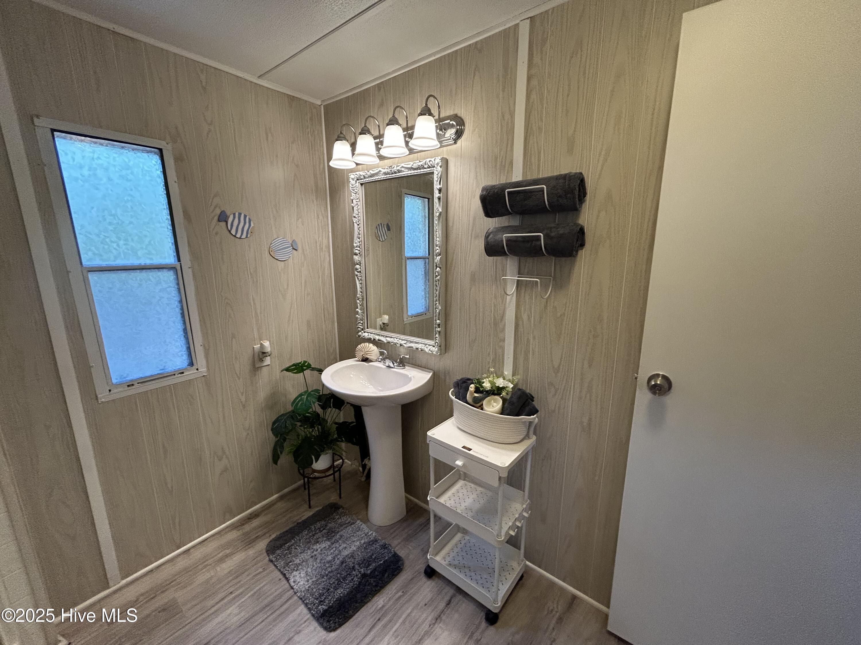 100523167 | Photo 16