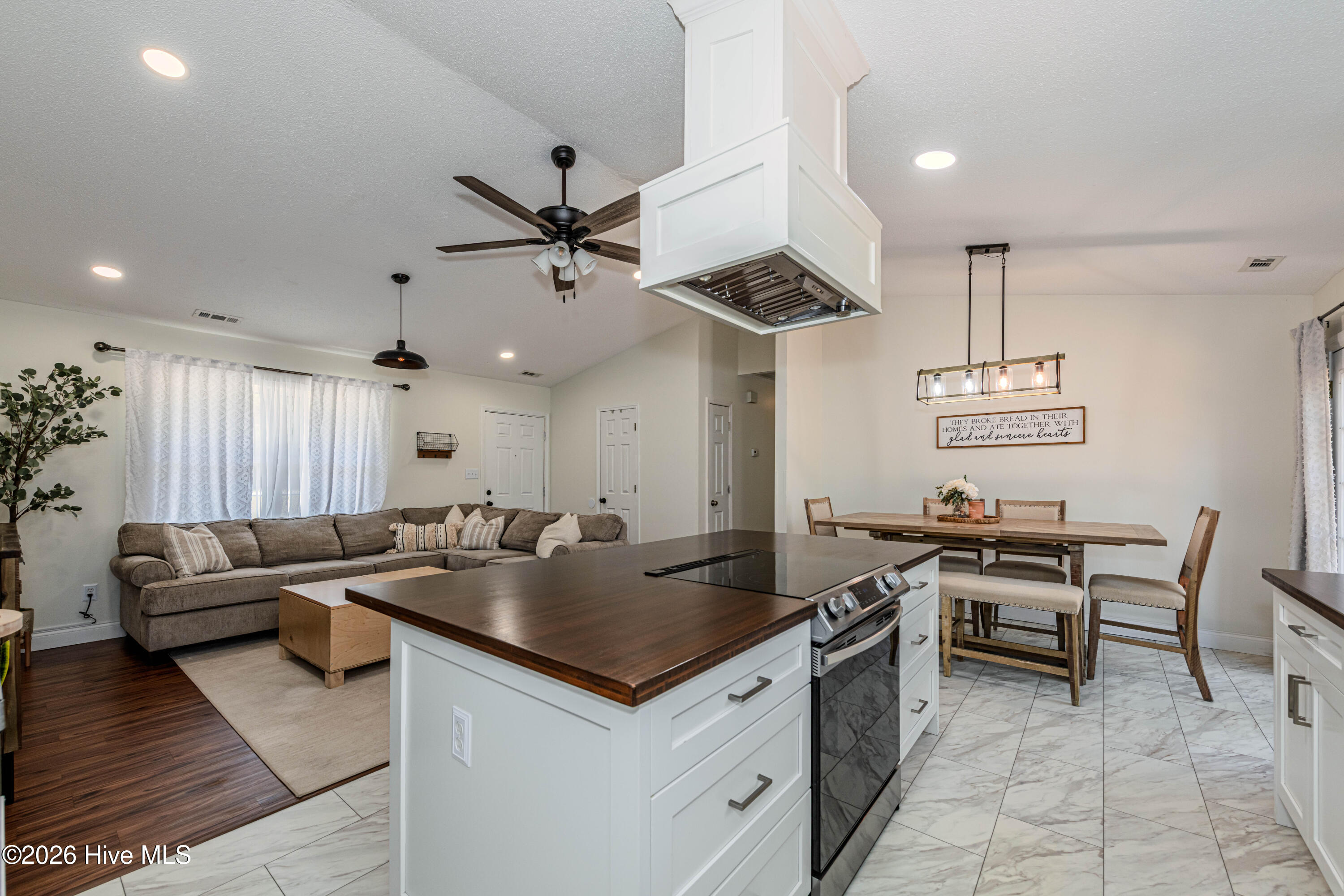 100564633 | Photo 20