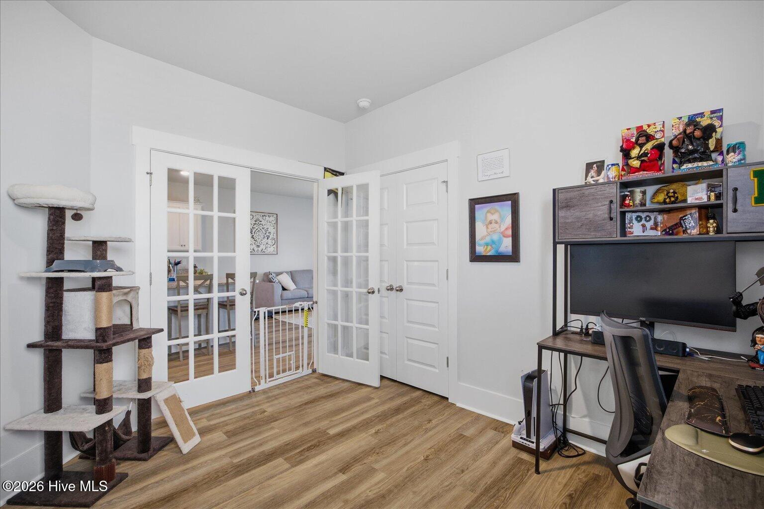 100568001 | Photo 39