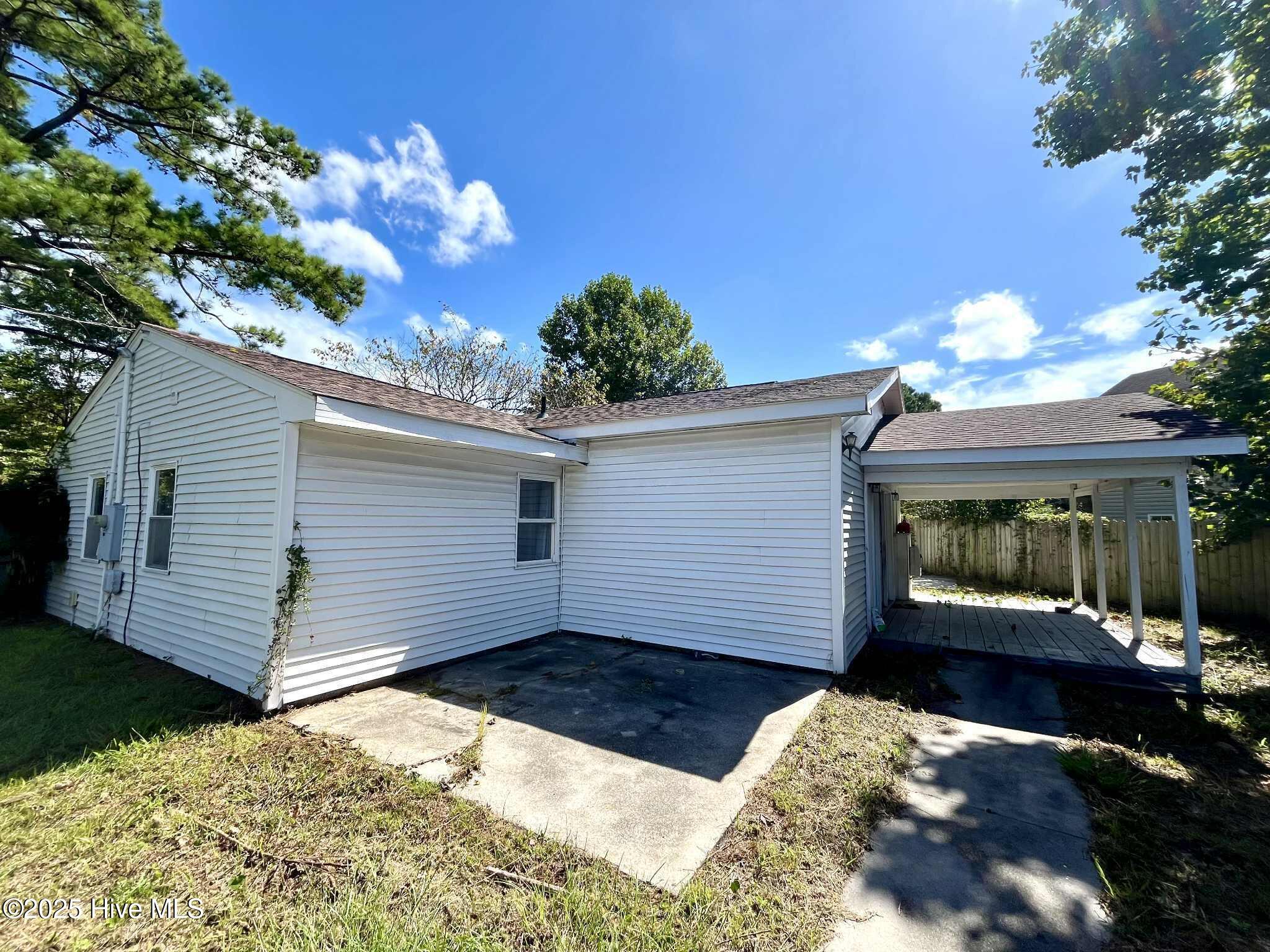 100528280 | Photo 24