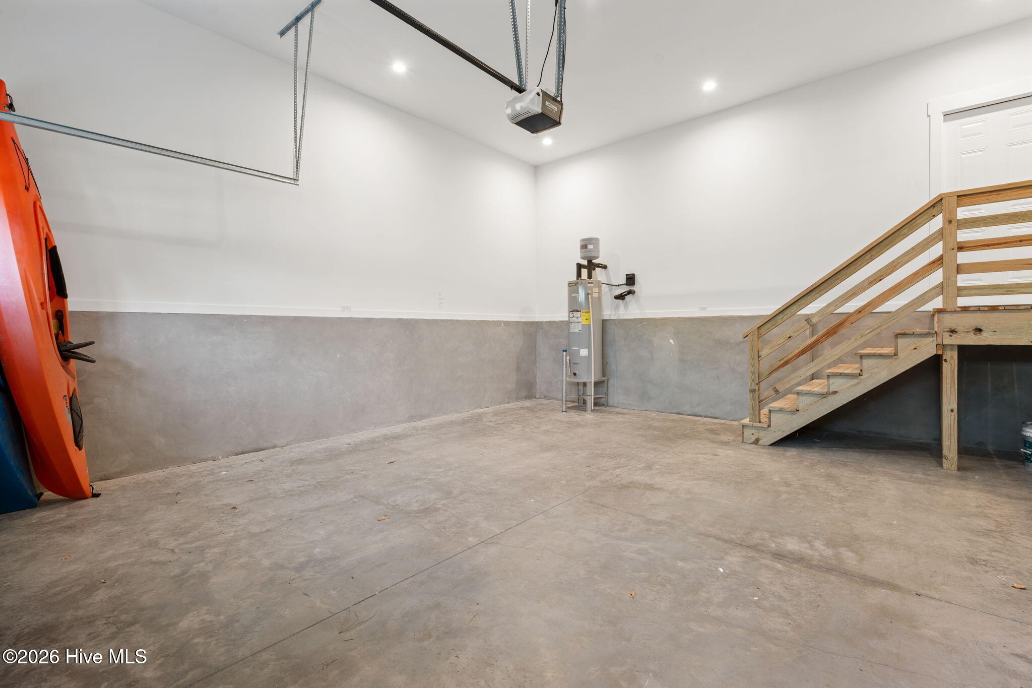 100562670 | Photo 31