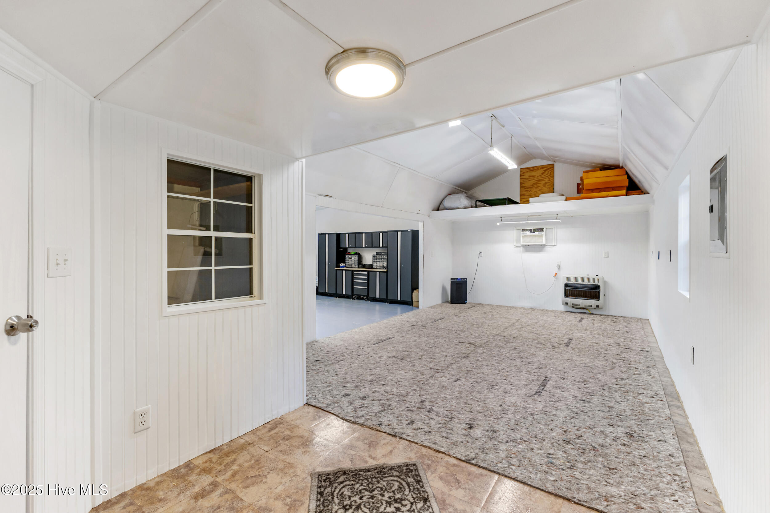 100556103 | Photo 31