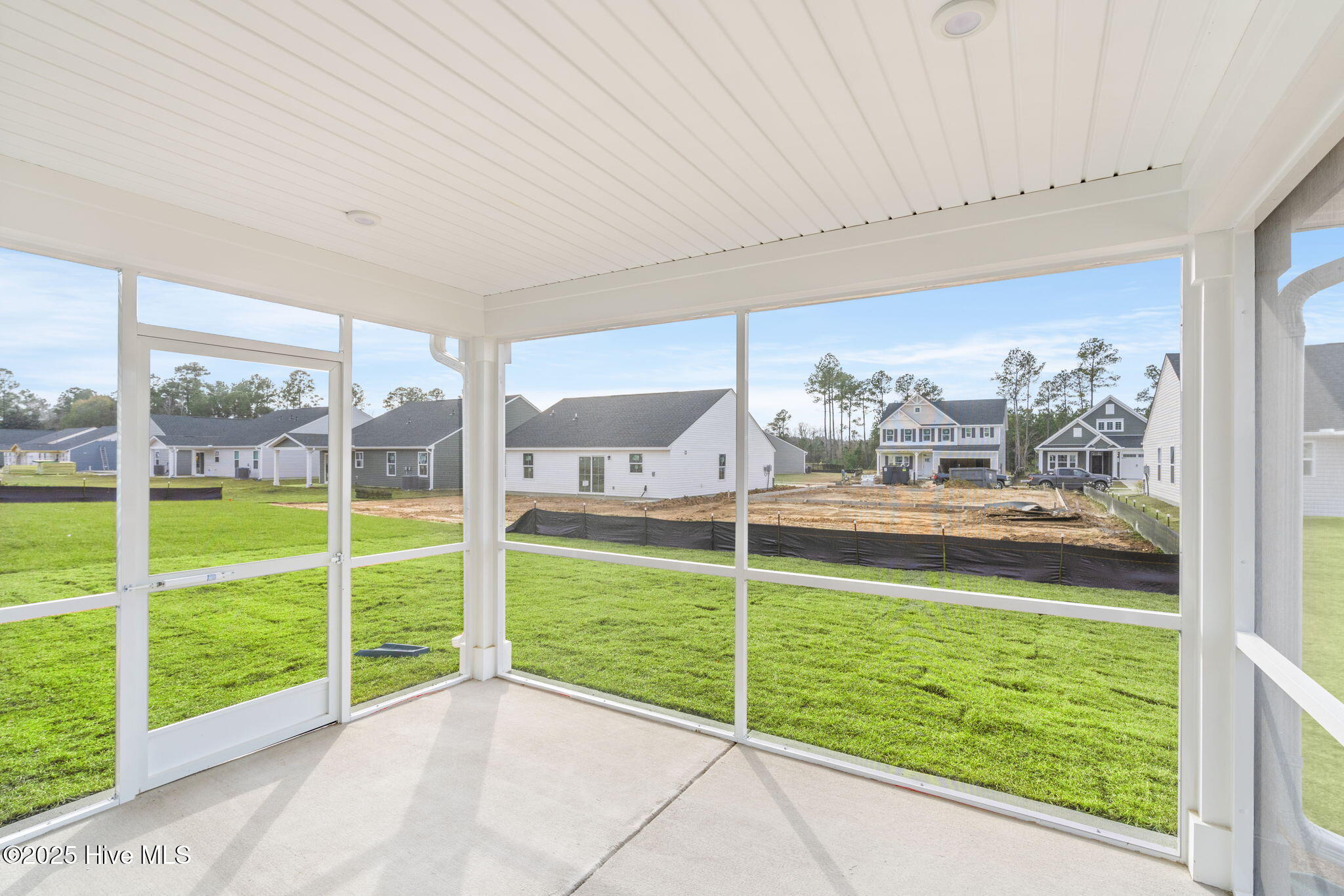 100530777 | Photo 24