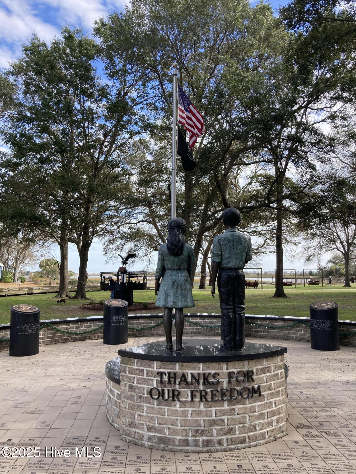 100546057 | Photo 36