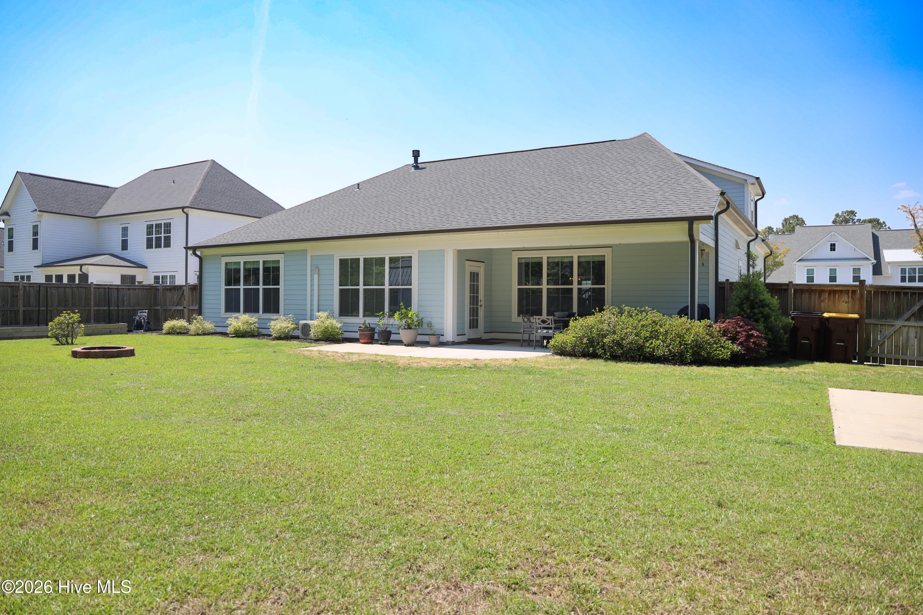 100567915 | Photo 93