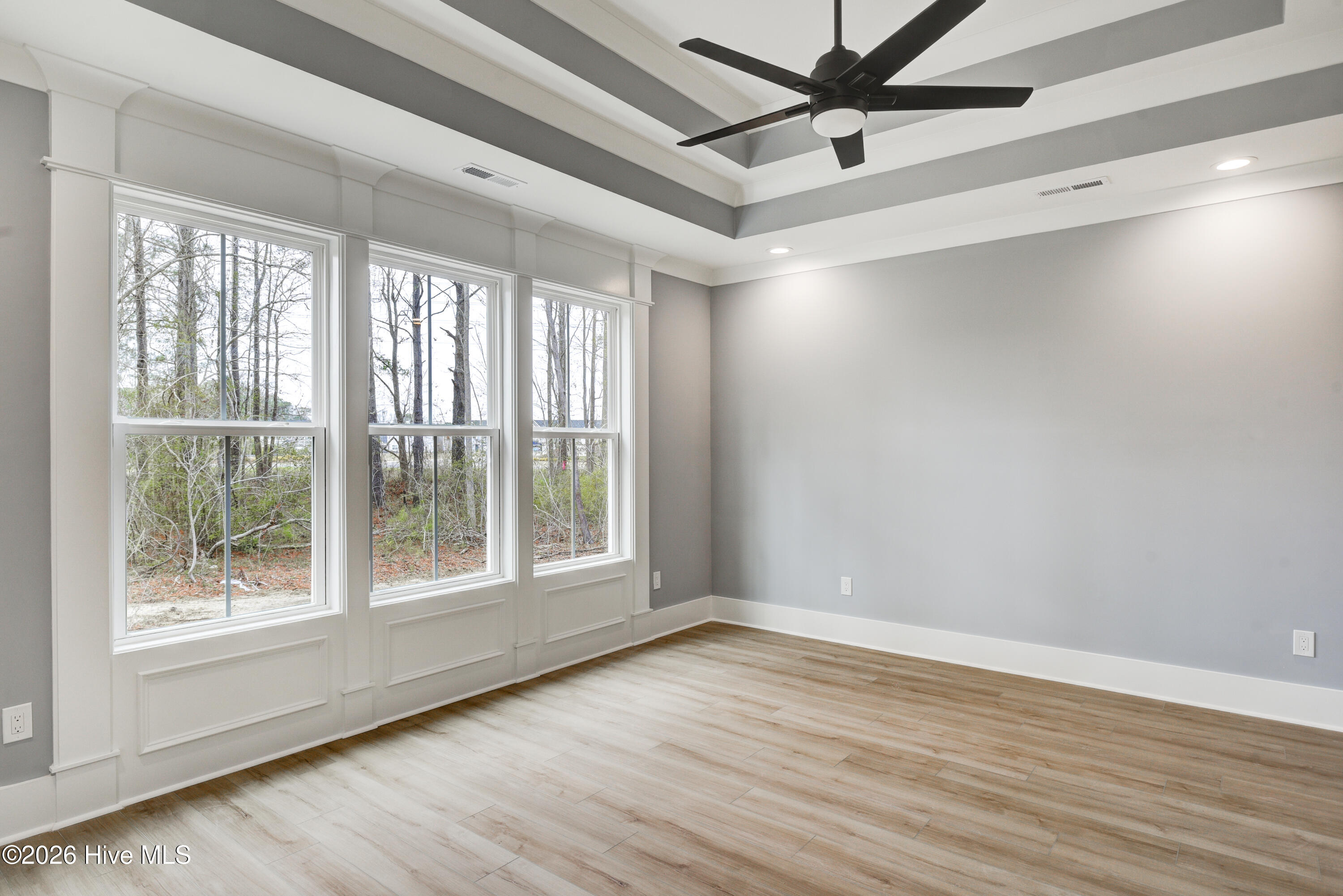 100560794 | Photo 33