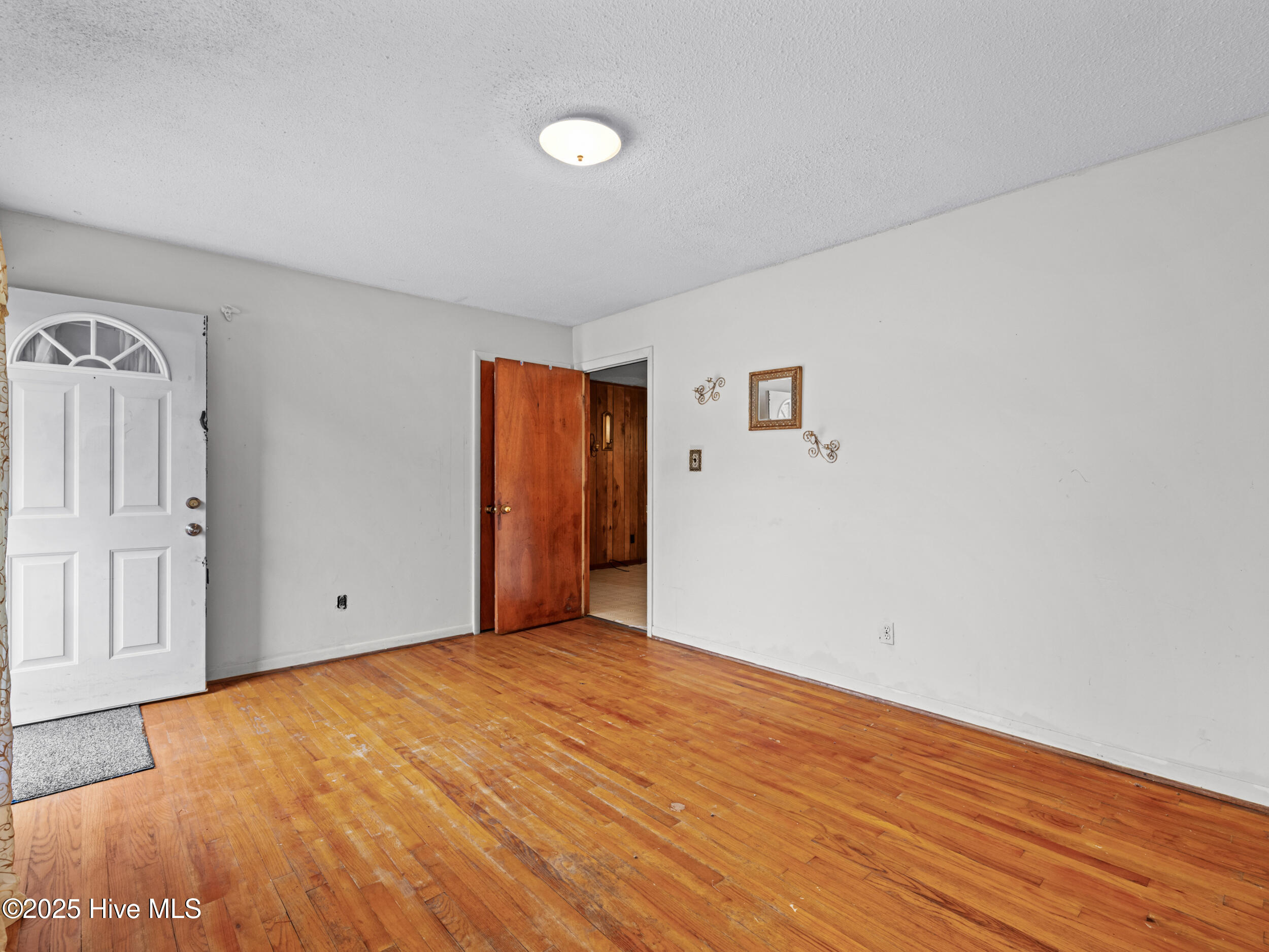 100524273 | Photo 11