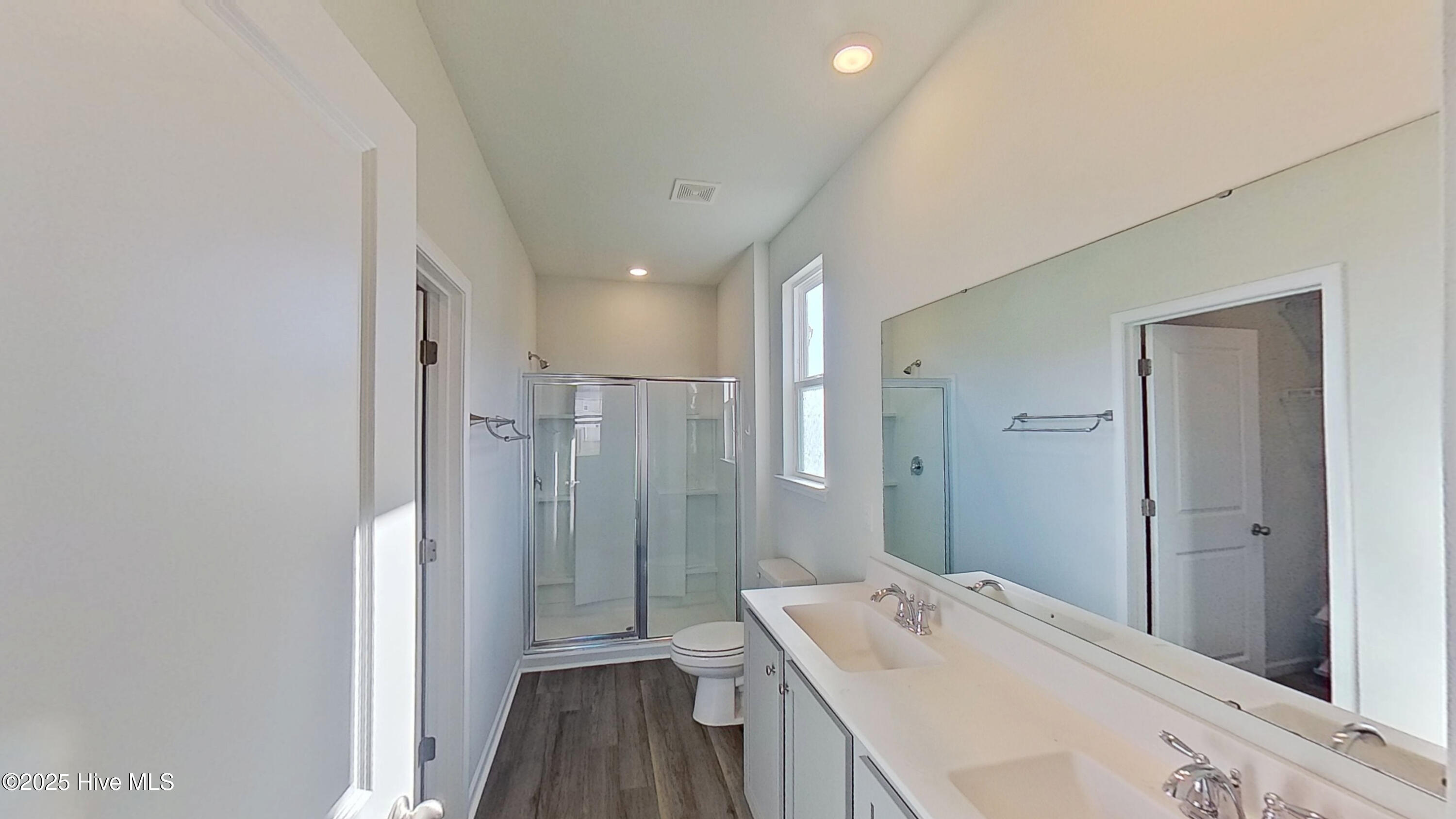 100532856 | Photo 10