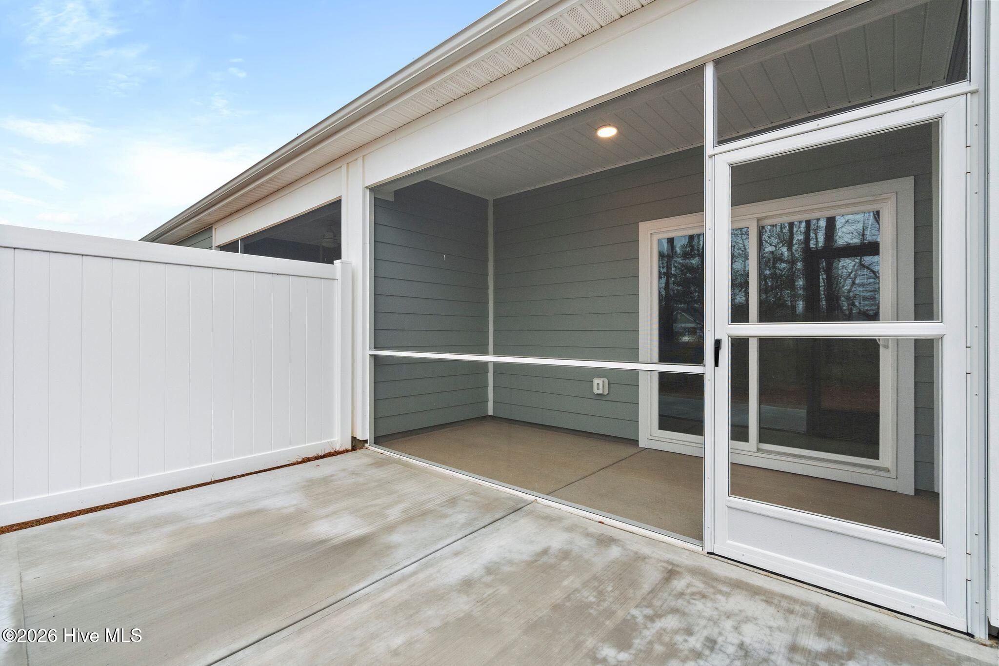 100553516 | Photo 32