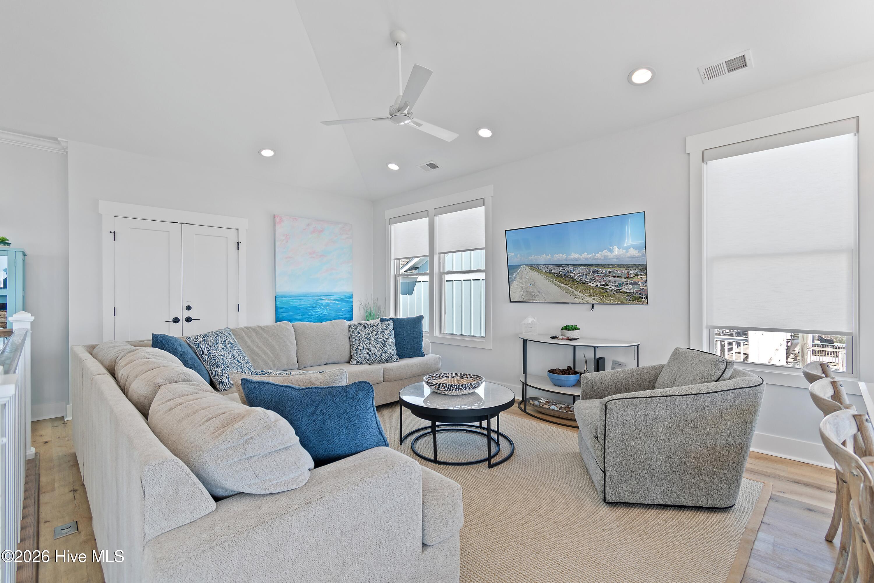 100564147 | Photo 18