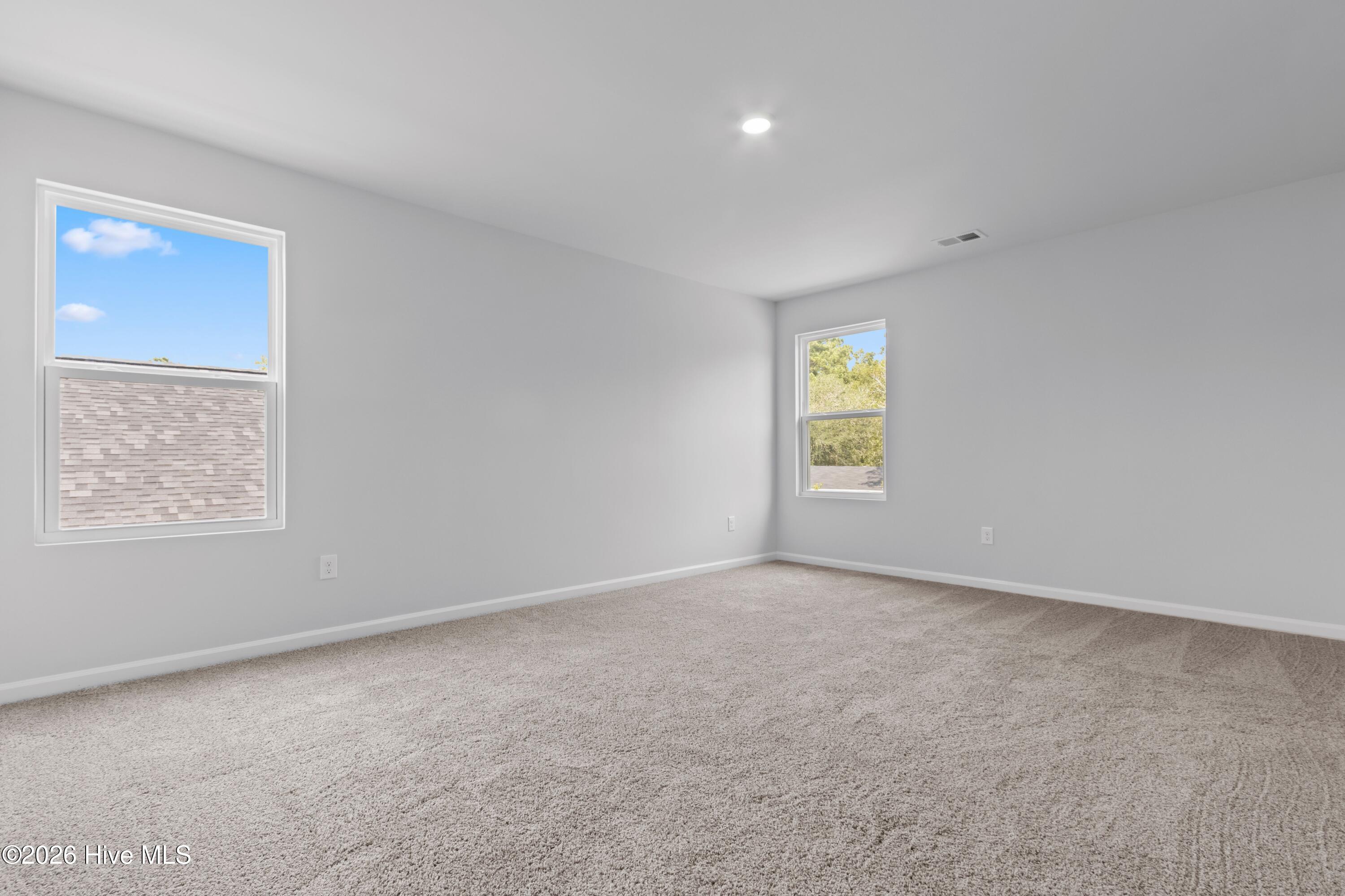 100557656 | Photo 35