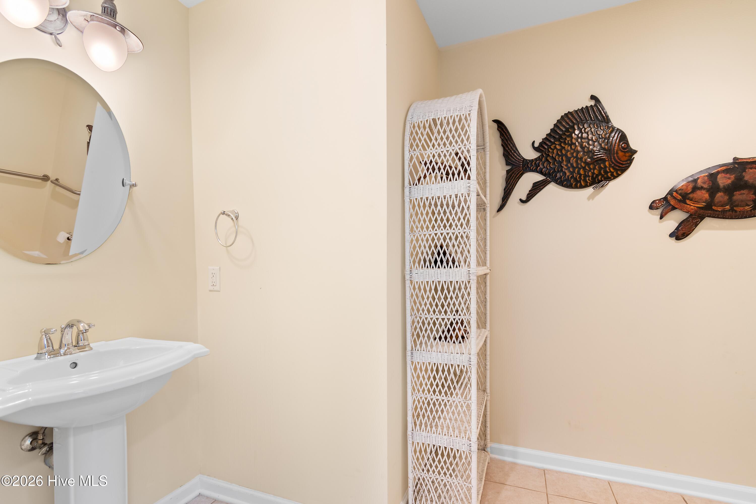 100548422 | Photo 34