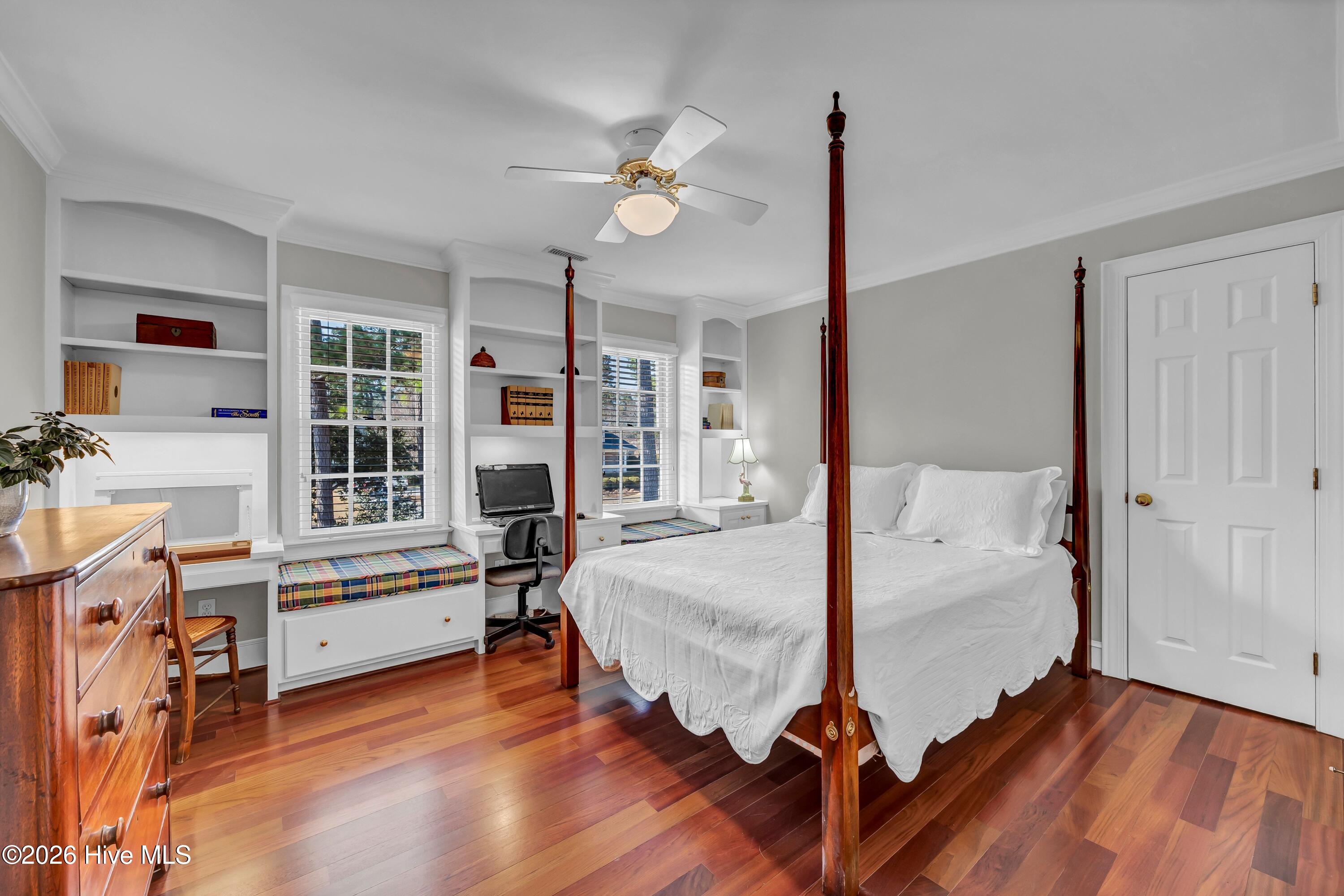 100554462 | Photo 35