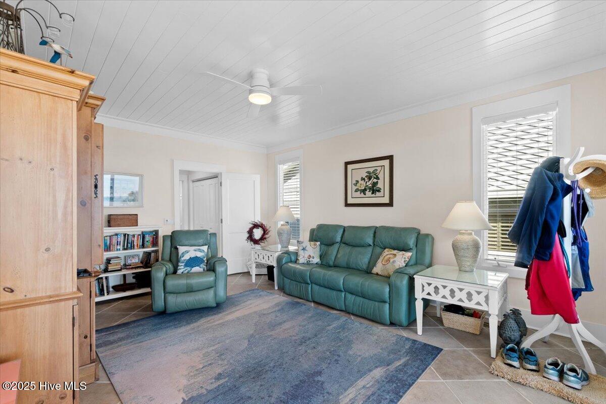 100491372 | Photo 47